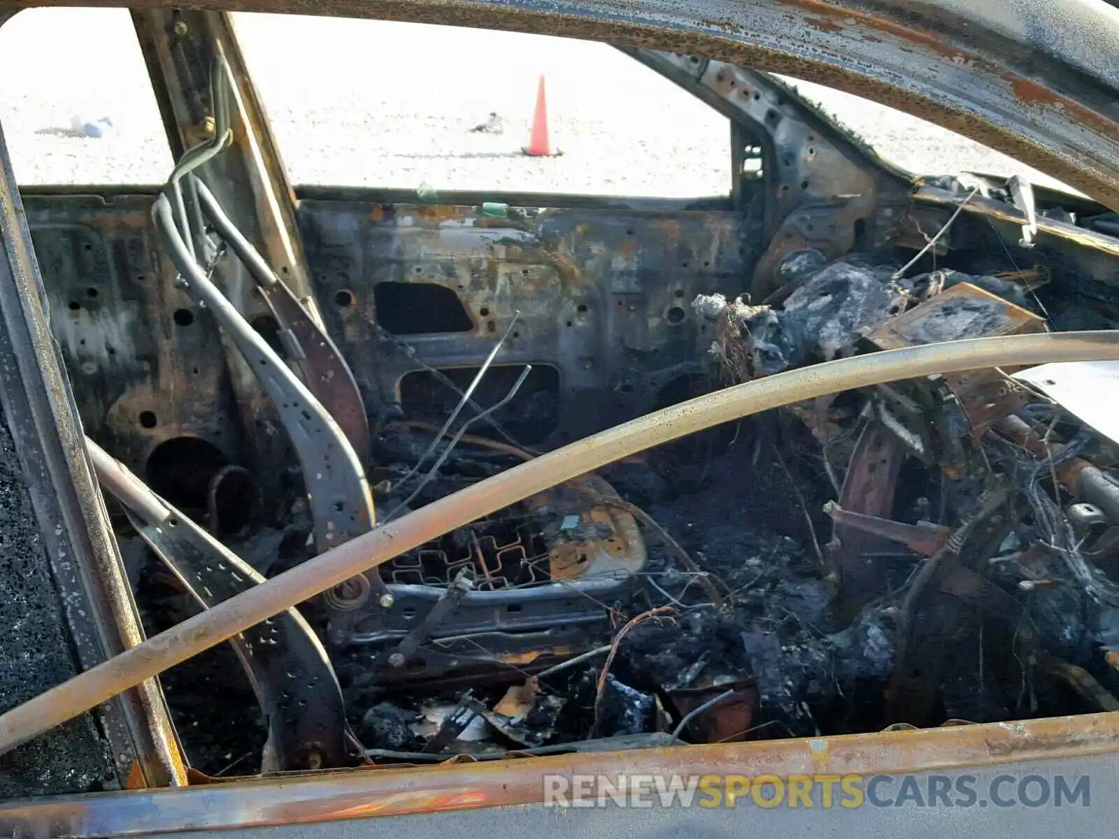 5 Photograph of a damaged car 5TDZARFH1KS042456 TOYOTA HIGHLANDER 2019