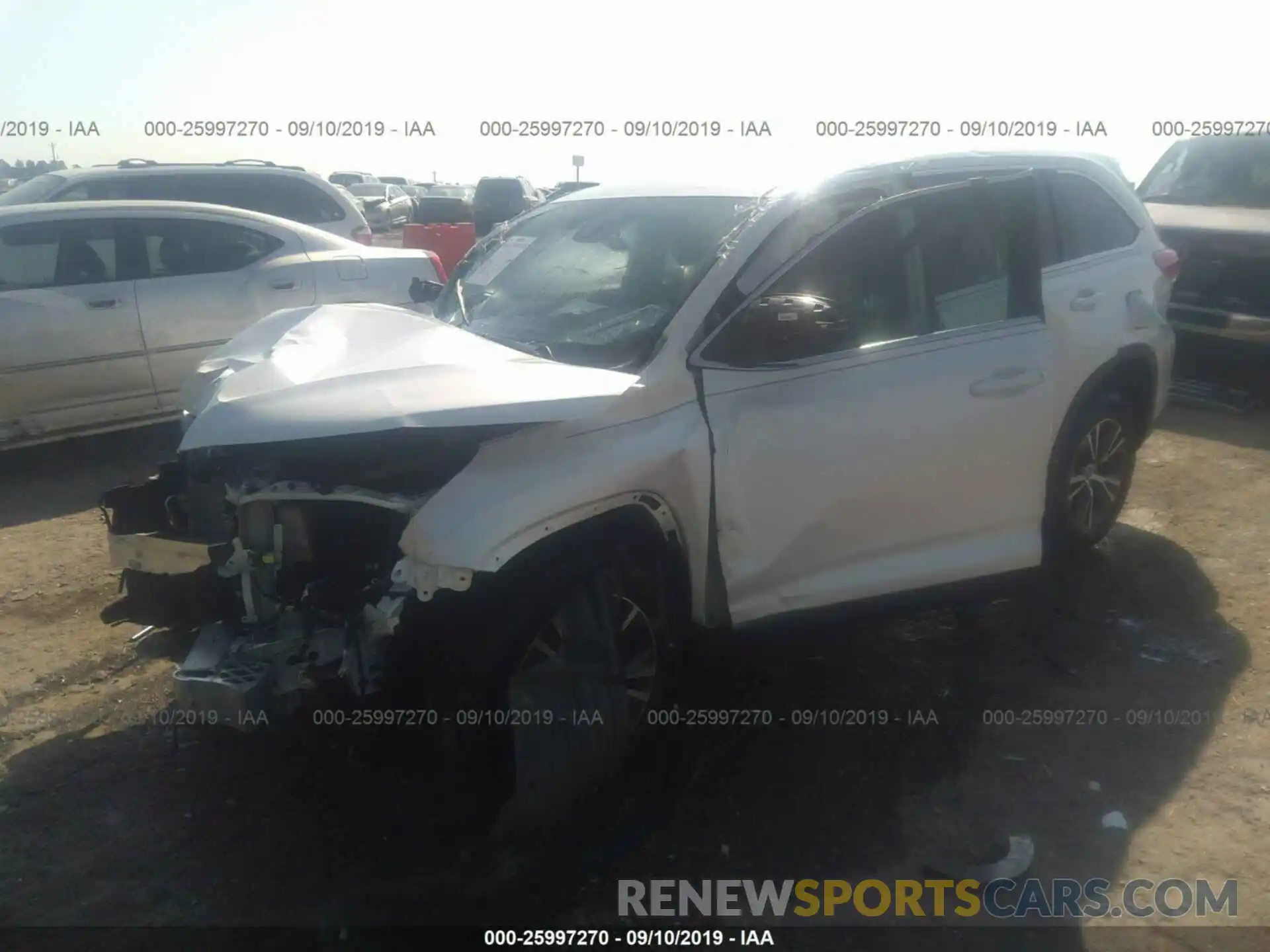 2 Photograph of a damaged car 5TDZARFH1KS043042 TOYOTA HIGHLANDER 2019