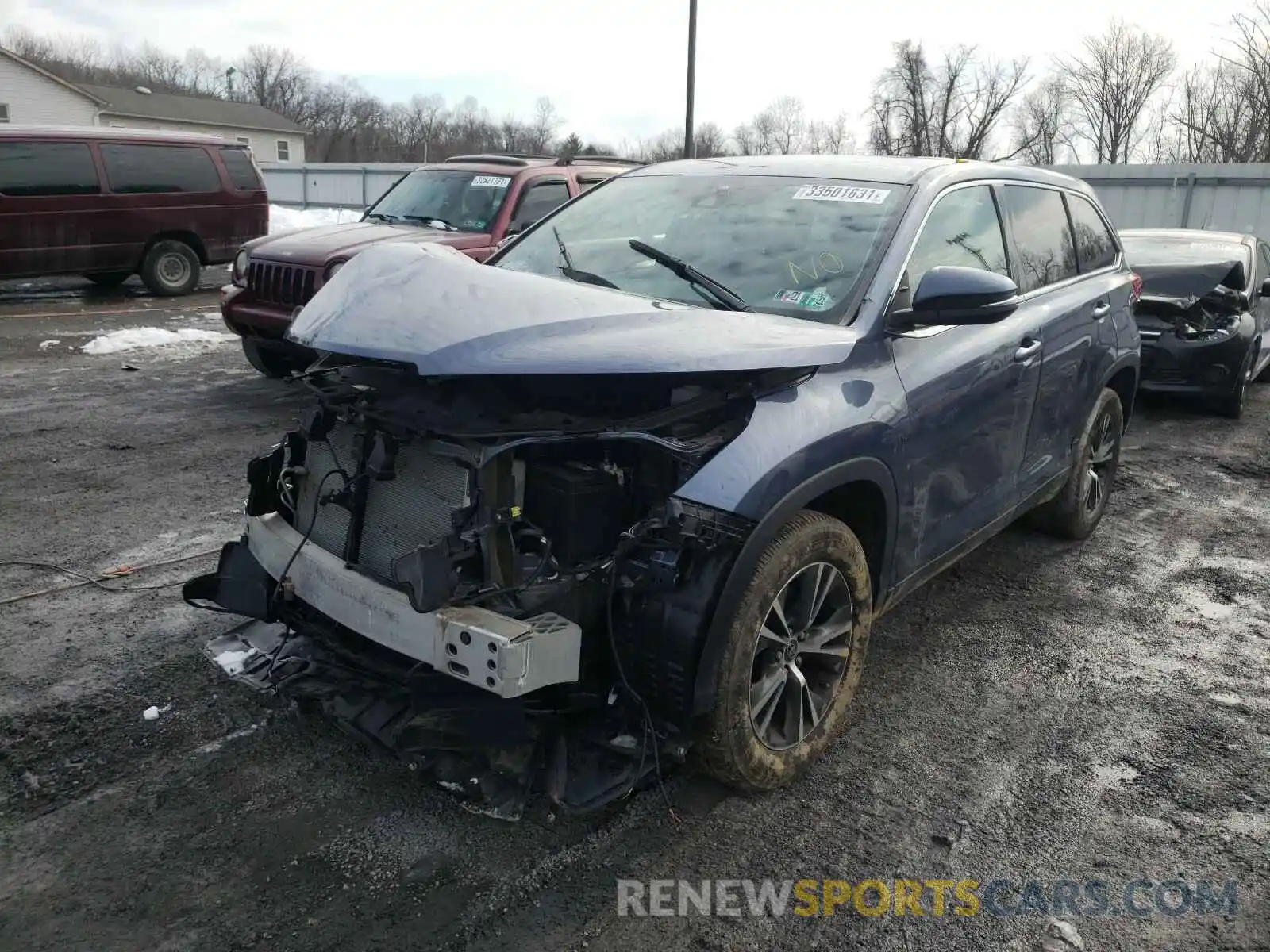 2 Photograph of a damaged car 5TDZARFH1KS043736 TOYOTA HIGHLANDER 2019