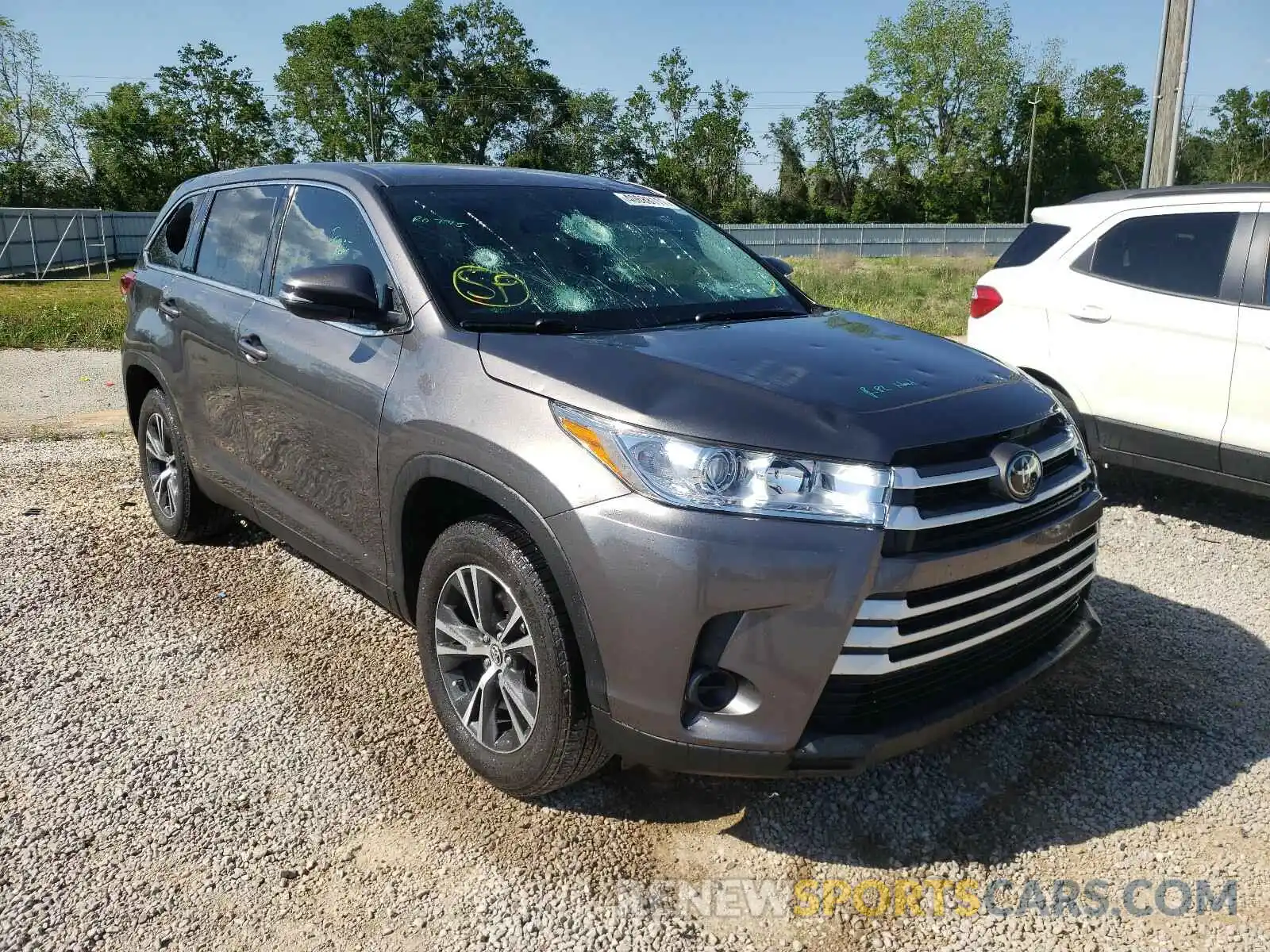 1 Photograph of a damaged car 5TDZARFH1KS044451 TOYOTA HIGHLANDER 2019