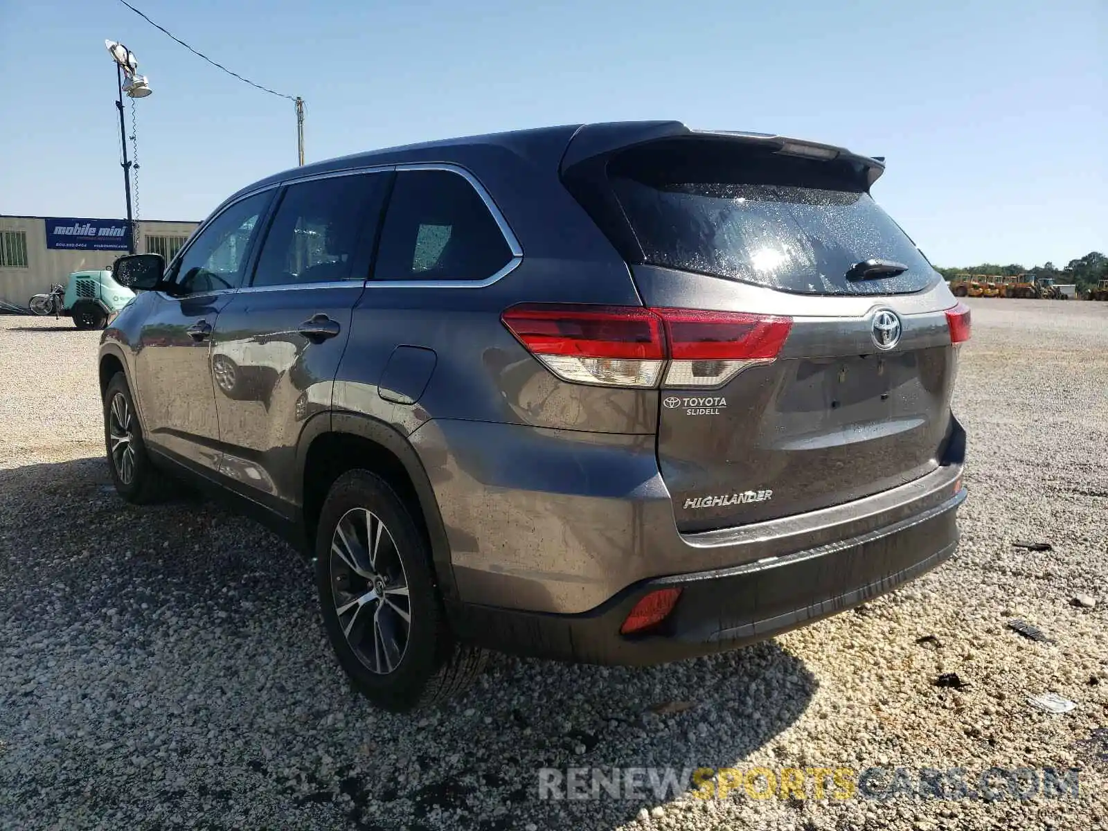 3 Photograph of a damaged car 5TDZARFH1KS044451 TOYOTA HIGHLANDER 2019