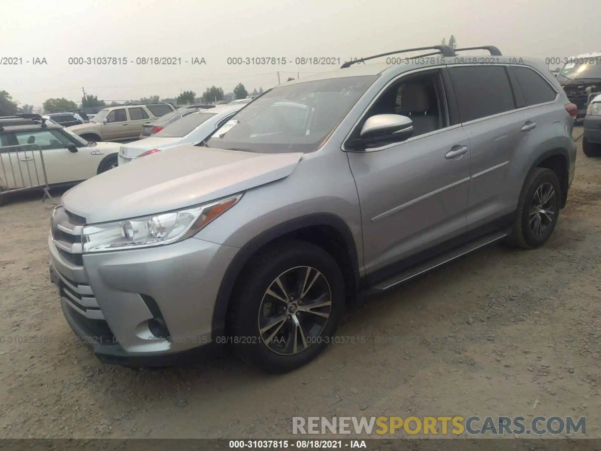 2 Photograph of a damaged car 5TDZARFH1KS045437 TOYOTA HIGHLANDER 2019