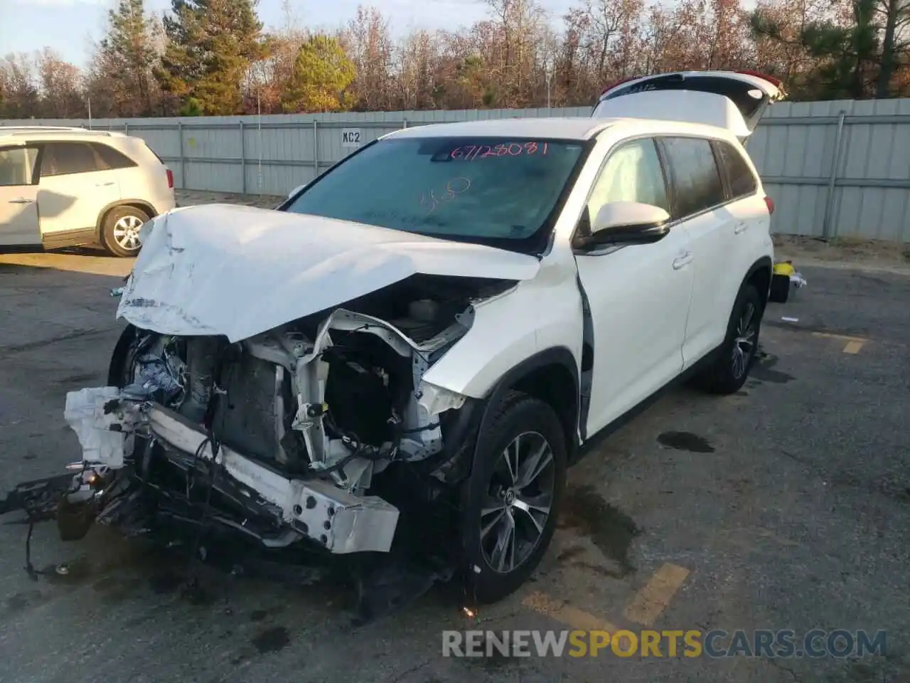 2 Photograph of a damaged car 5TDZARFH1KS046507 TOYOTA HIGHLANDER 2019