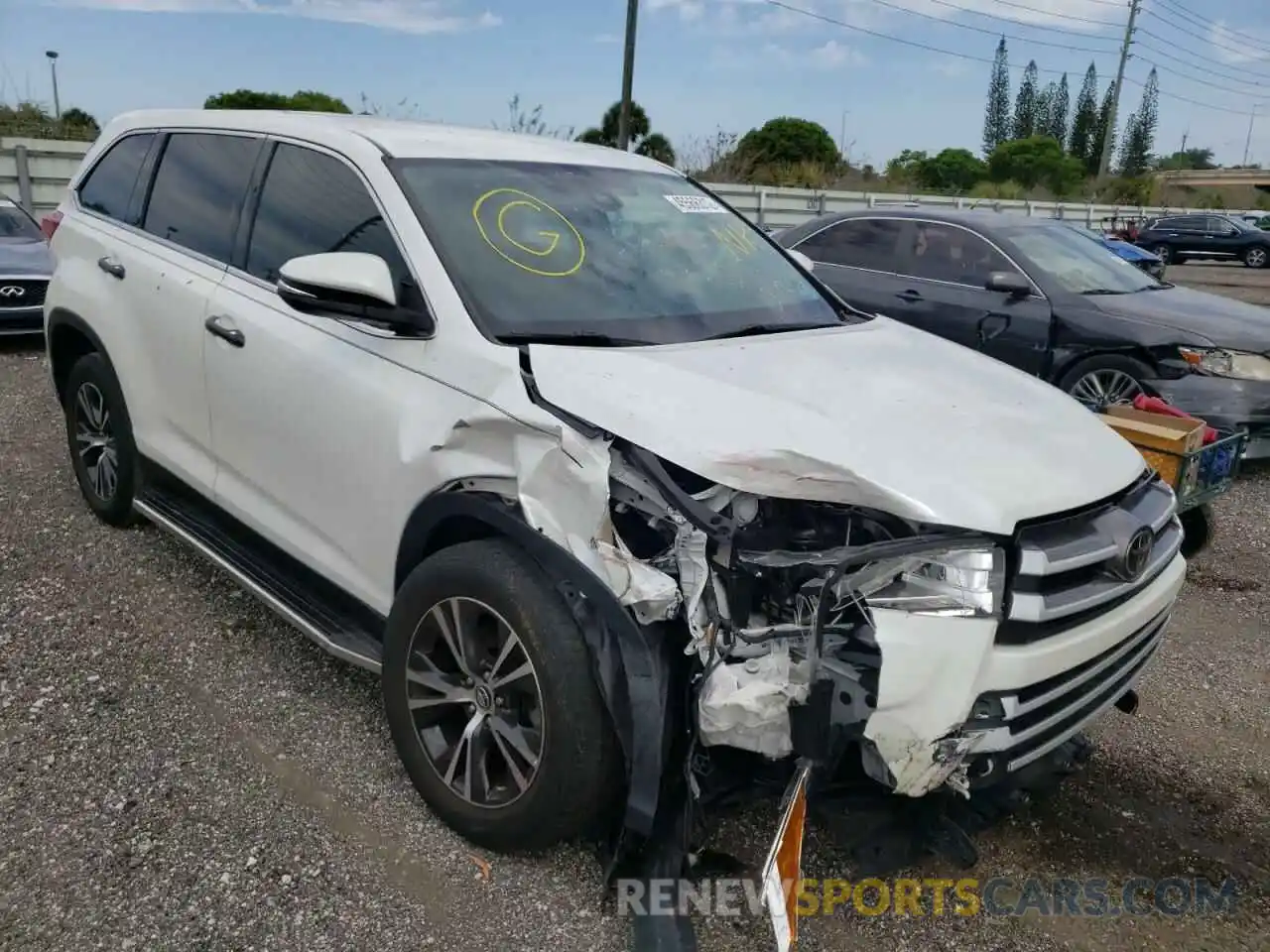 9 Photograph of a damaged car 5TDZARFH1KS046569 TOYOTA HIGHLANDER 2019