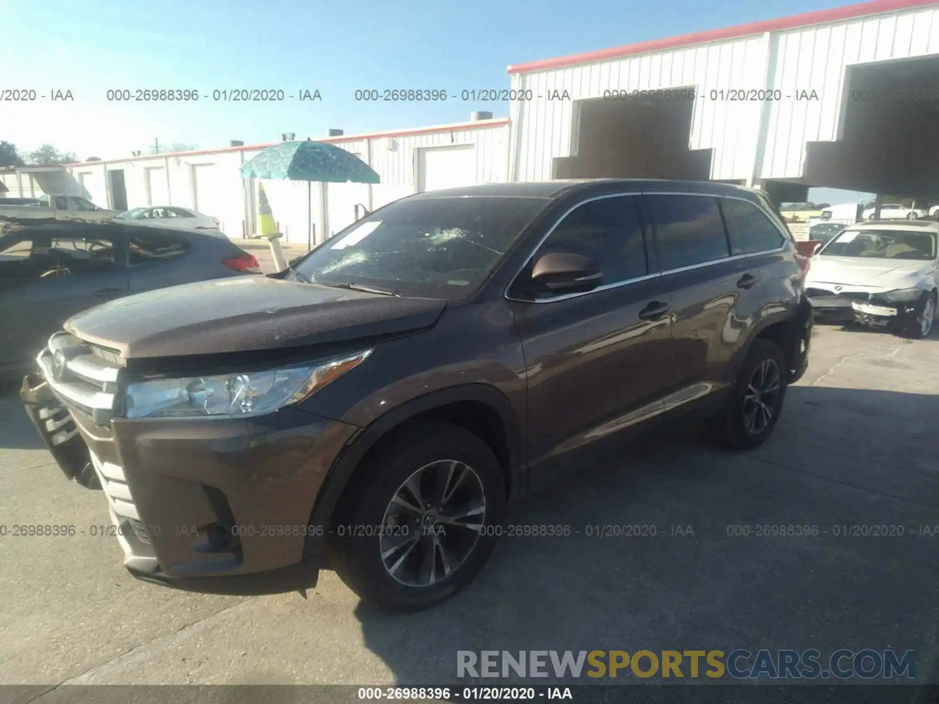 2 Photograph of a damaged car 5TDZARFH1KS049276 TOYOTA HIGHLANDER 2019