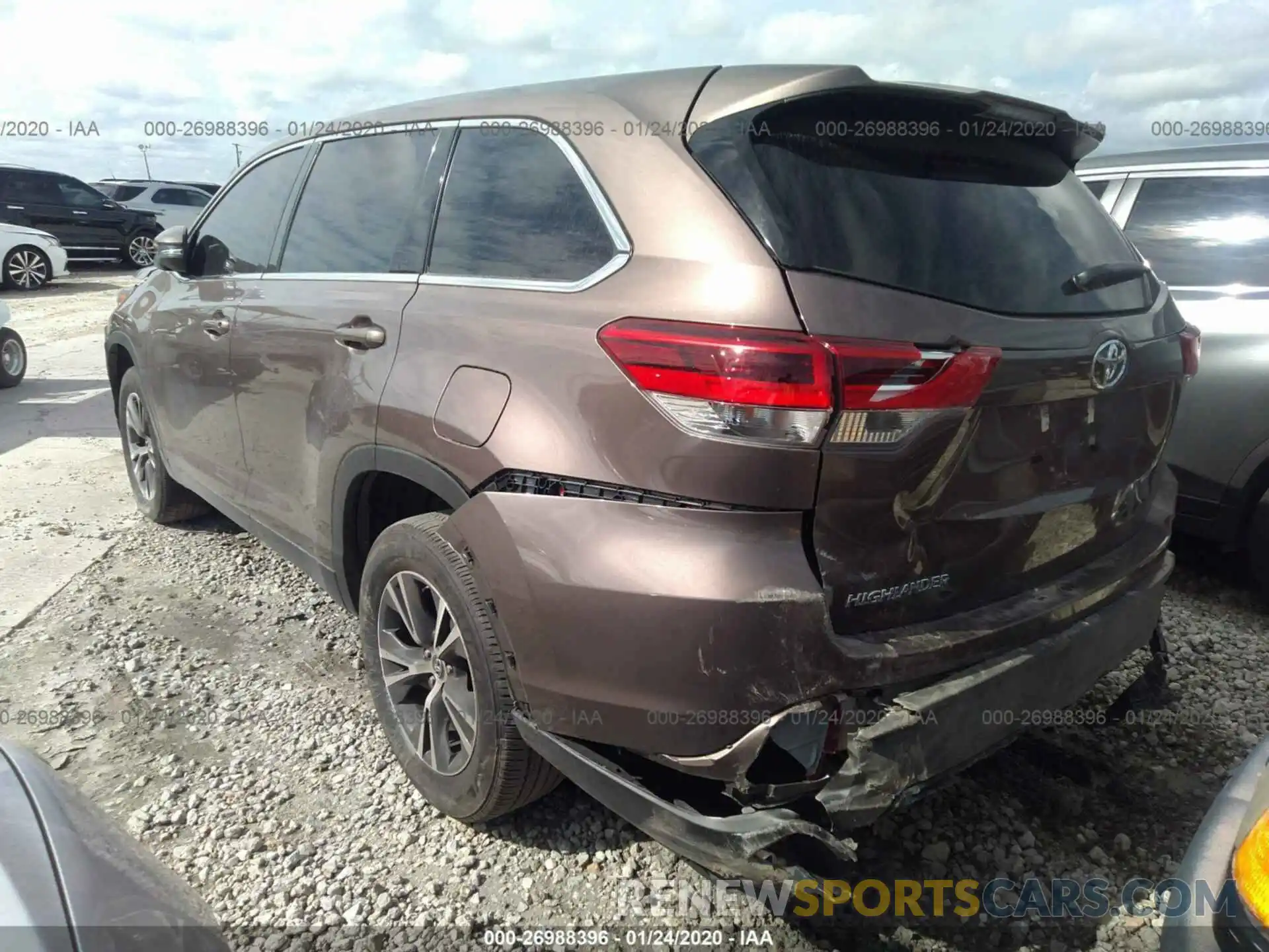 3 Photograph of a damaged car 5TDZARFH1KS049276 TOYOTA HIGHLANDER 2019