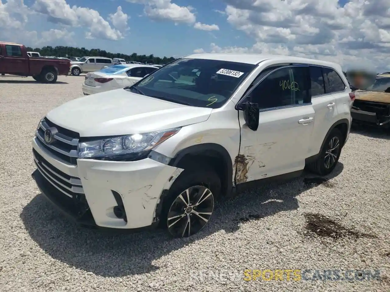 2 Photograph of a damaged car 5TDZARFH1KS049939 TOYOTA HIGHLANDER 2019