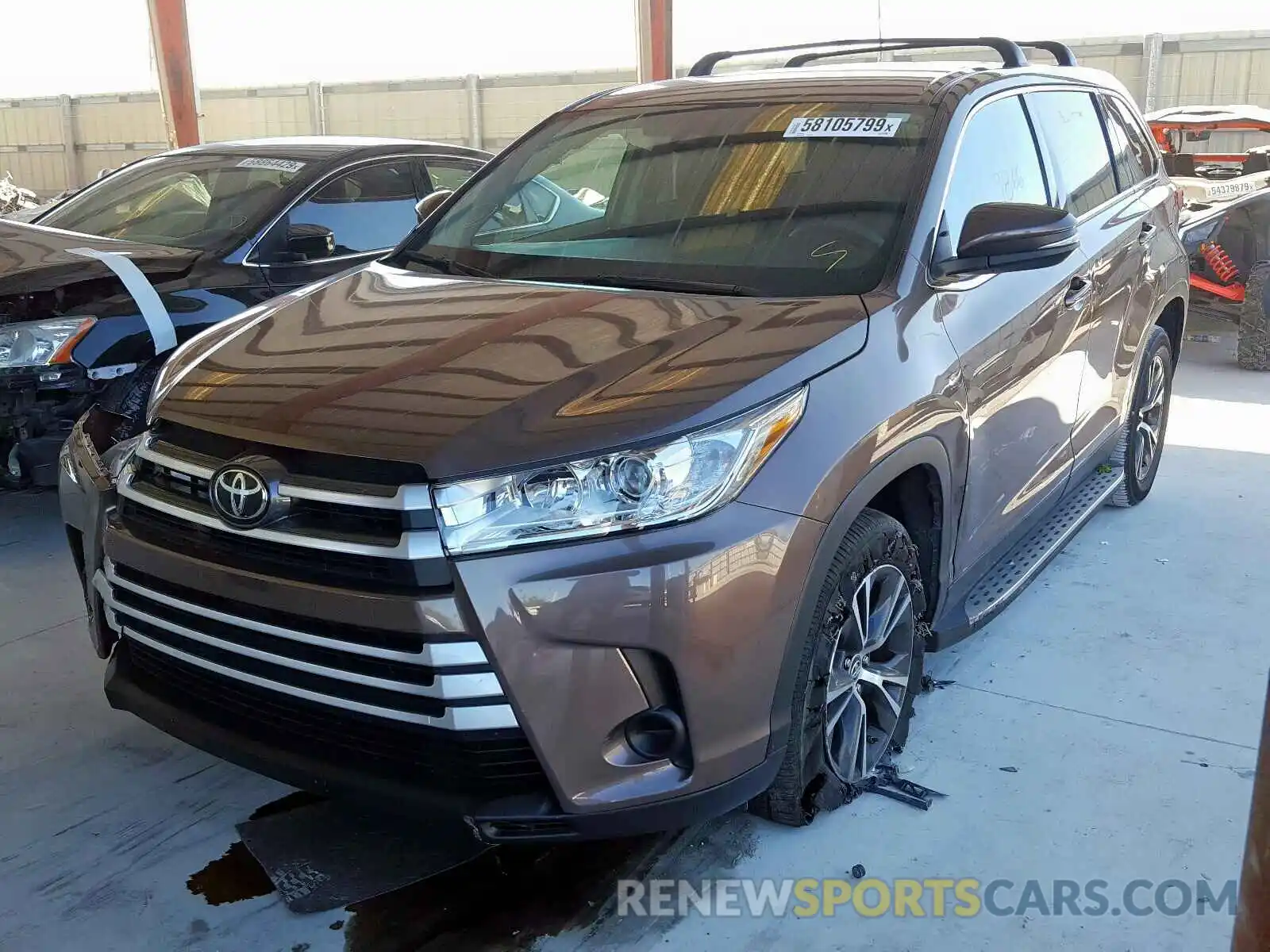 2 Photograph of a damaged car 5TDZARFH1KS050038 TOYOTA HIGHLANDER 2019