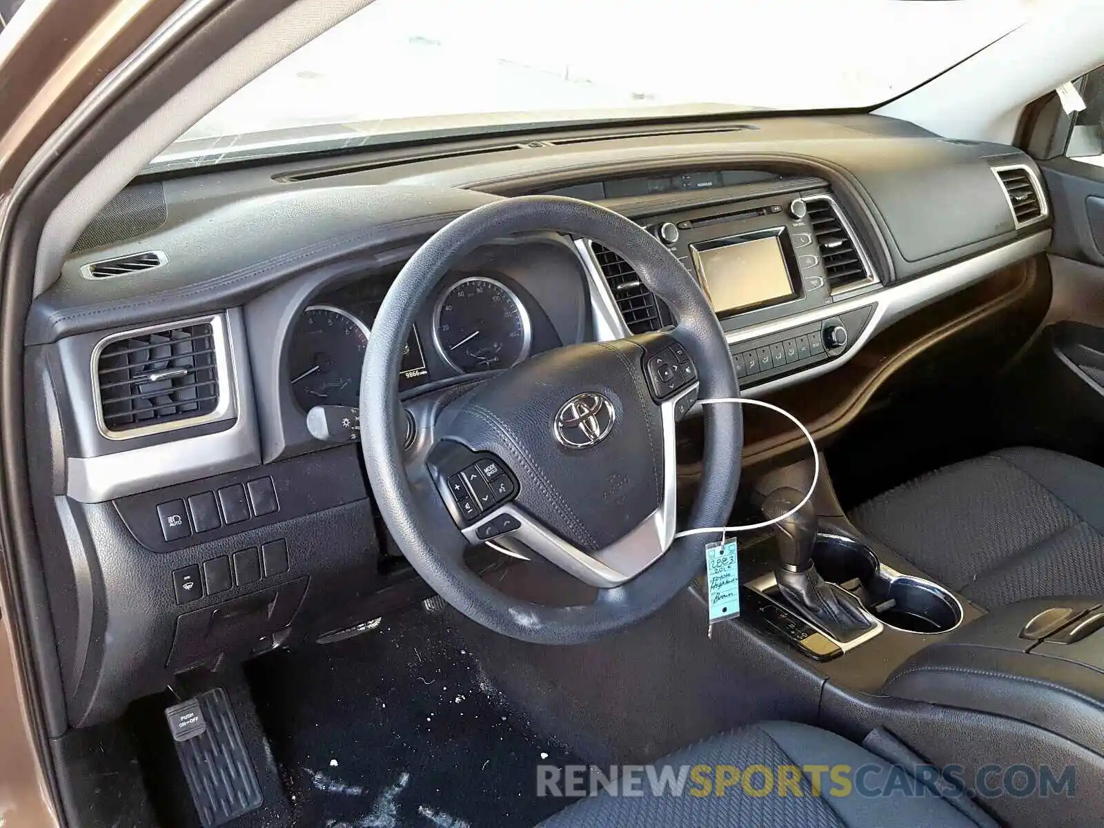 9 Photograph of a damaged car 5TDZARFH1KS050038 TOYOTA HIGHLANDER 2019