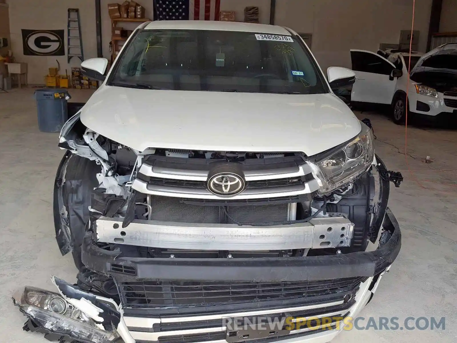 9 Photograph of a damaged car 5TDZARFH1KS051397 TOYOTA HIGHLANDER 2019