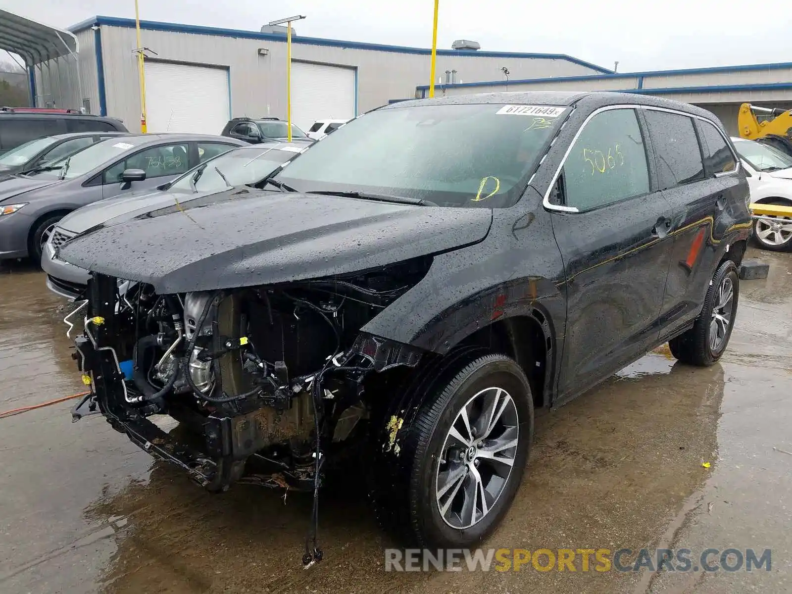 2 Photograph of a damaged car 5TDZARFH1KS051920 TOYOTA HIGHLANDER 2019