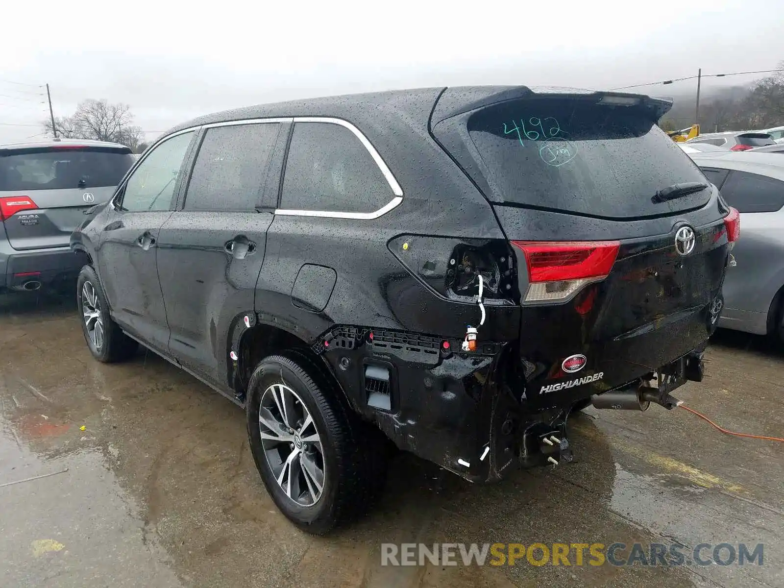 3 Photograph of a damaged car 5TDZARFH1KS051920 TOYOTA HIGHLANDER 2019