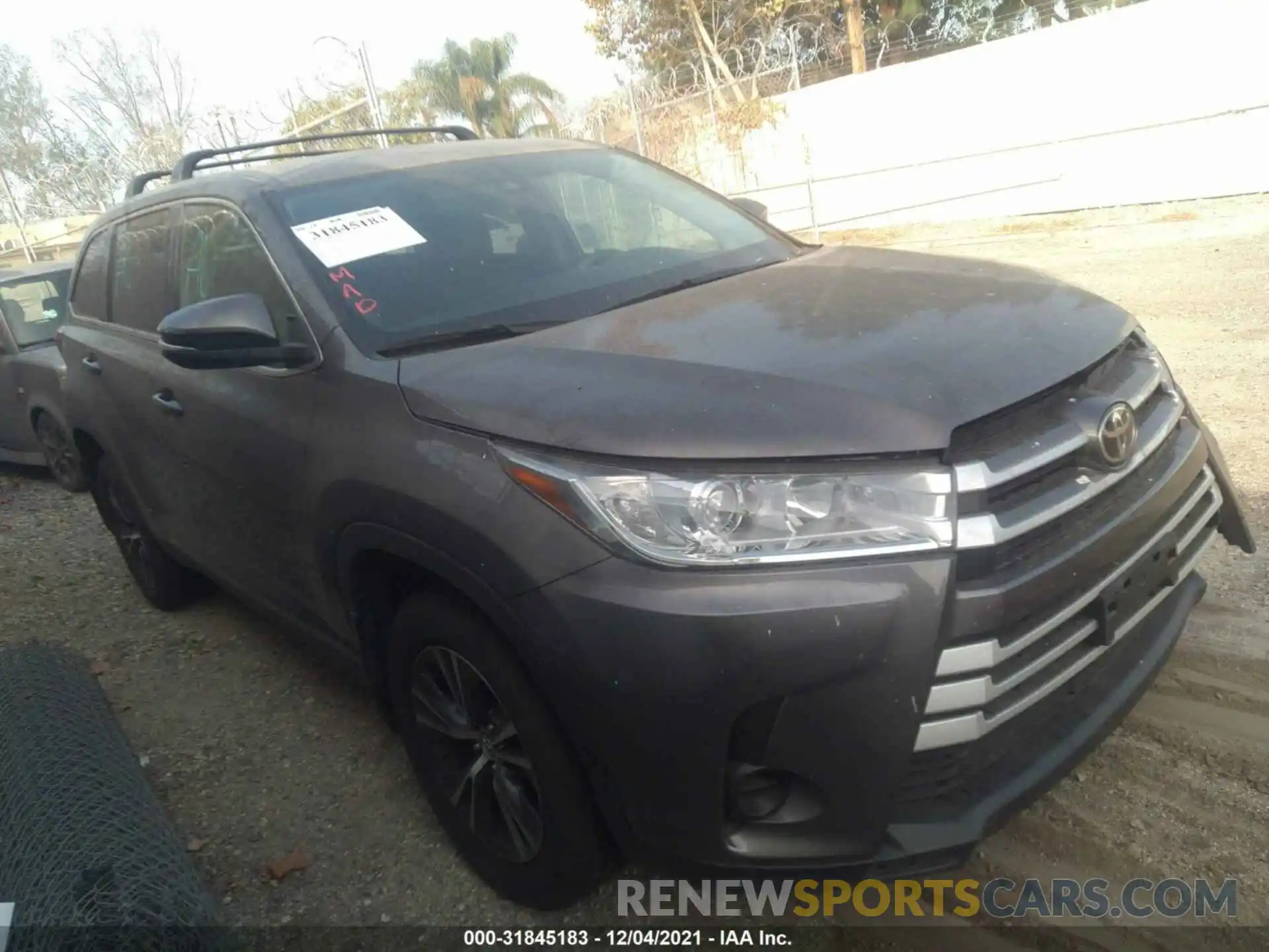 1 Photograph of a damaged car 5TDZARFH1KS052033 TOYOTA HIGHLANDER 2019