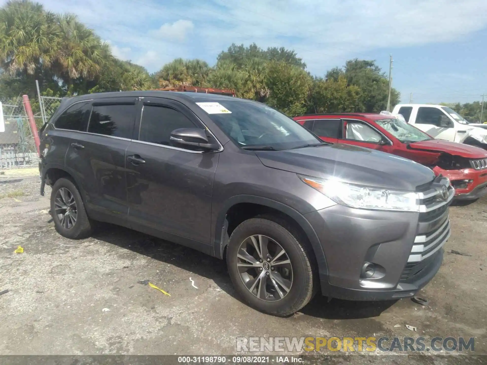 1 Photograph of a damaged car 5TDZARFH1KS052436 TOYOTA HIGHLANDER 2019