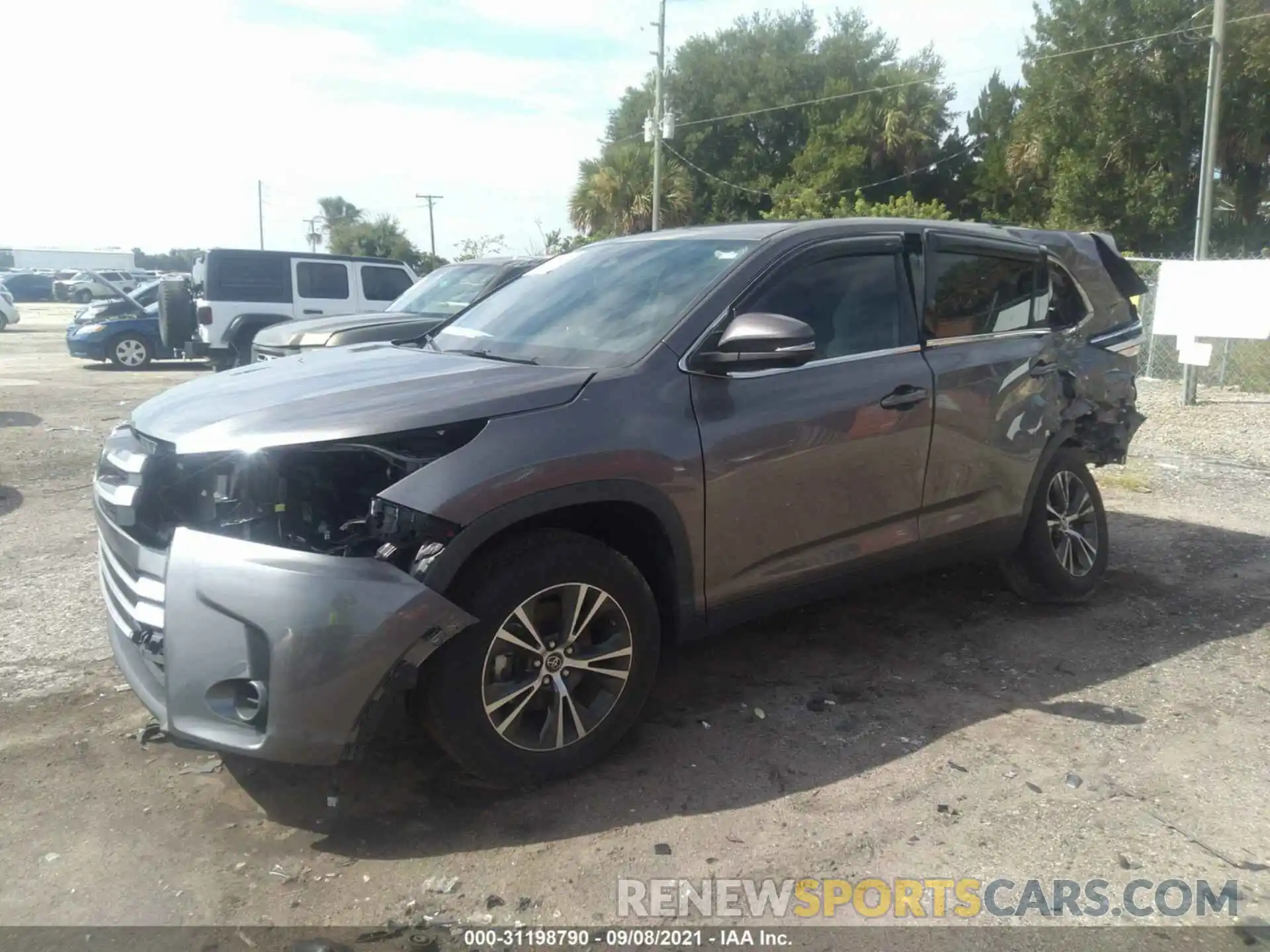 2 Photograph of a damaged car 5TDZARFH1KS052436 TOYOTA HIGHLANDER 2019