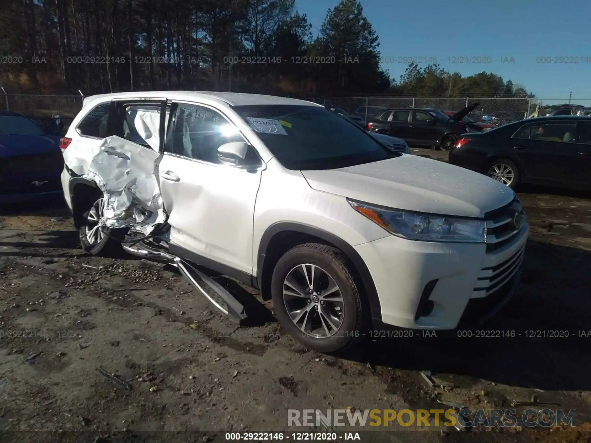 1 Photograph of a damaged car 5TDZARFH1KS053294 TOYOTA HIGHLANDER 2019