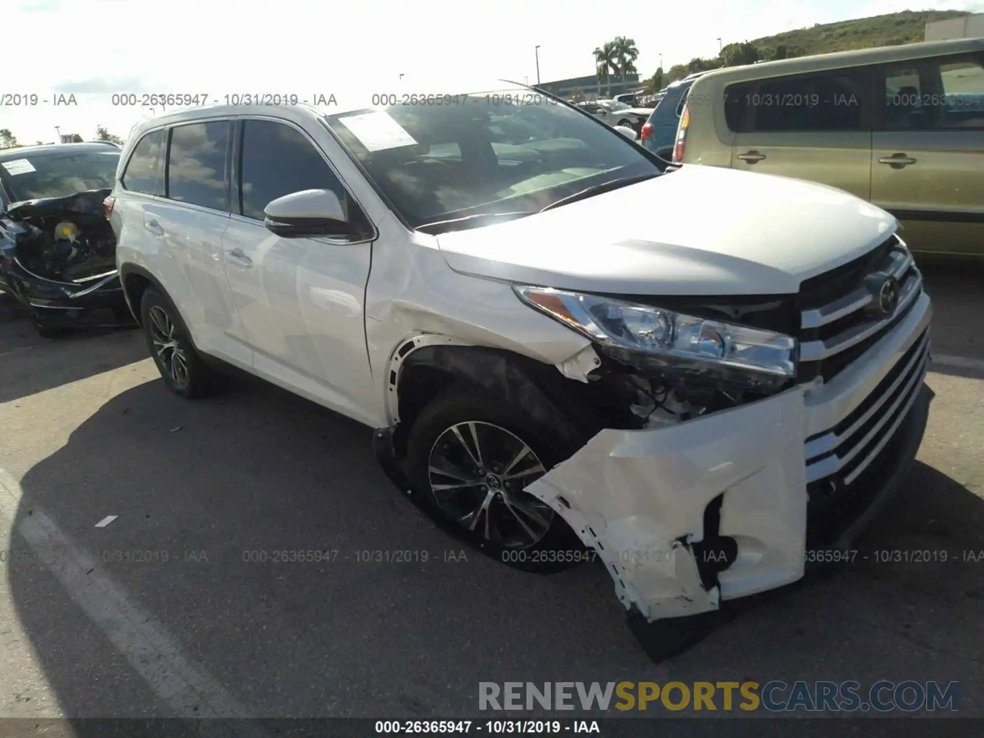 1 Photograph of a damaged car 5TDZARFH1KS056843 TOYOTA HIGHLANDER 2019