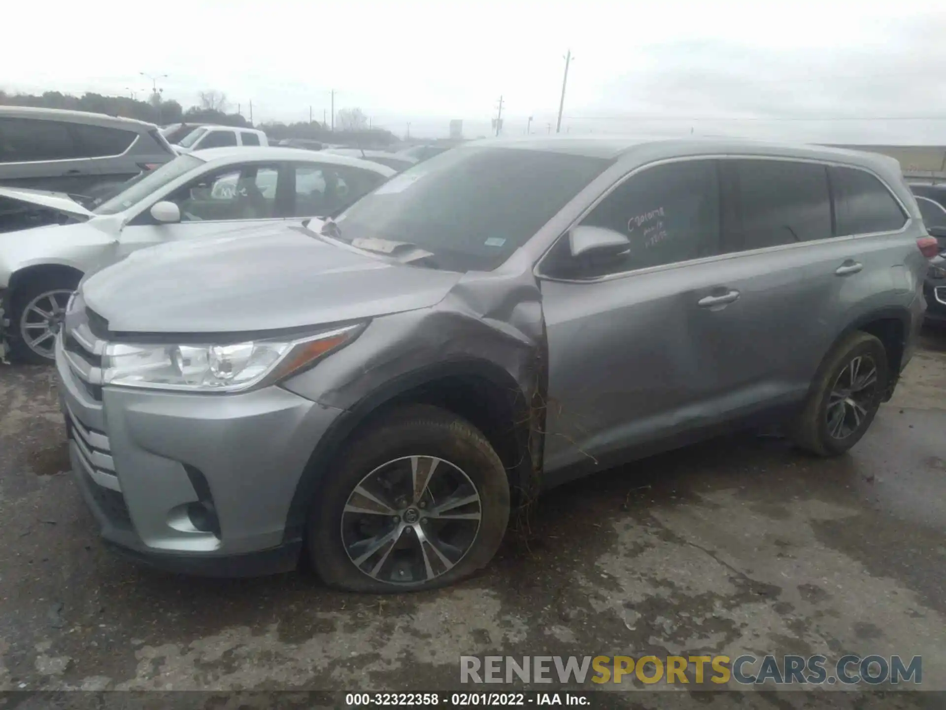 2 Photograph of a damaged car 5TDZARFH1KS057121 TOYOTA HIGHLANDER 2019