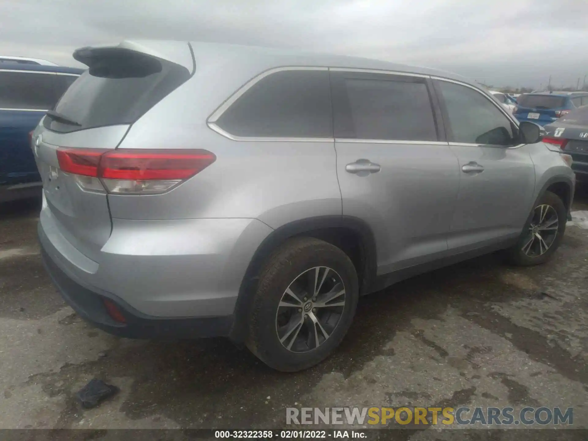 4 Фотография поврежденного автомобиля 5TDZARFH1KS057121 TOYOTA HIGHLANDER 2019