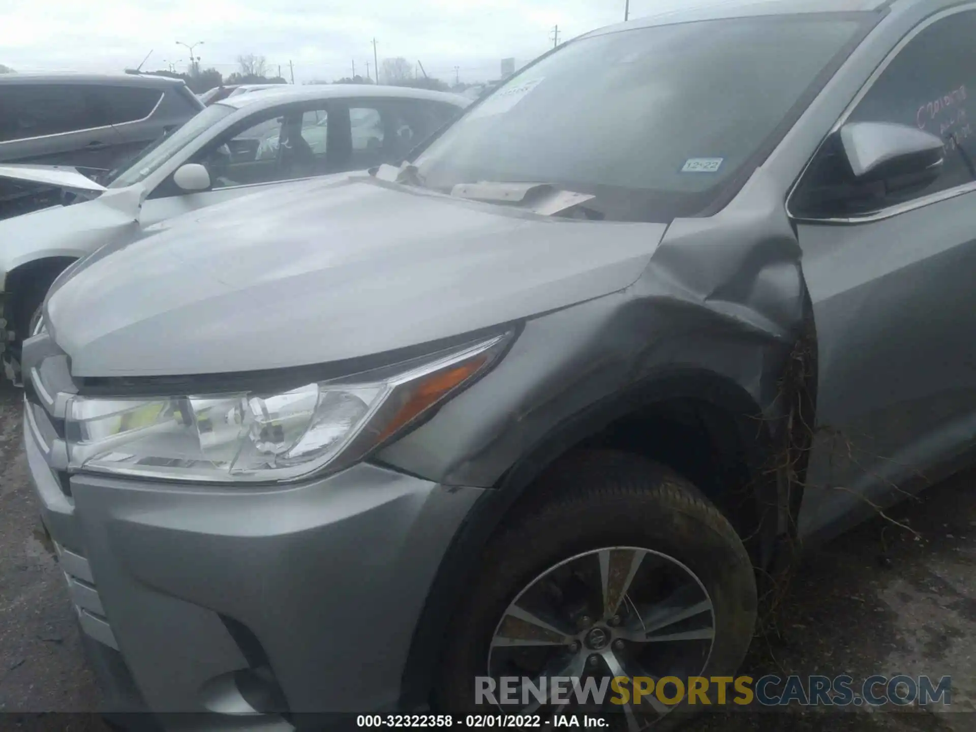 6 Photograph of a damaged car 5TDZARFH1KS057121 TOYOTA HIGHLANDER 2019