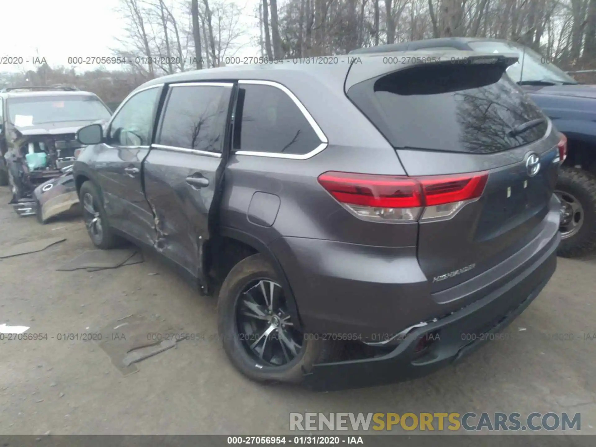 3 Photograph of a damaged car 5TDZARFH1KS057331 TOYOTA HIGHLANDER 2019