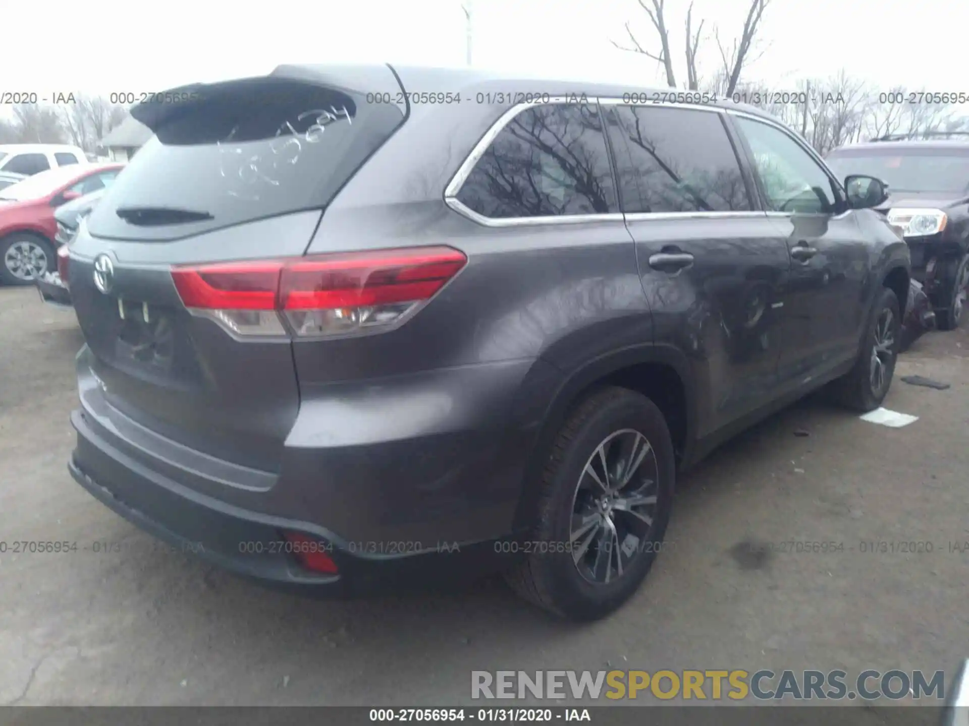 4 Photograph of a damaged car 5TDZARFH1KS057331 TOYOTA HIGHLANDER 2019