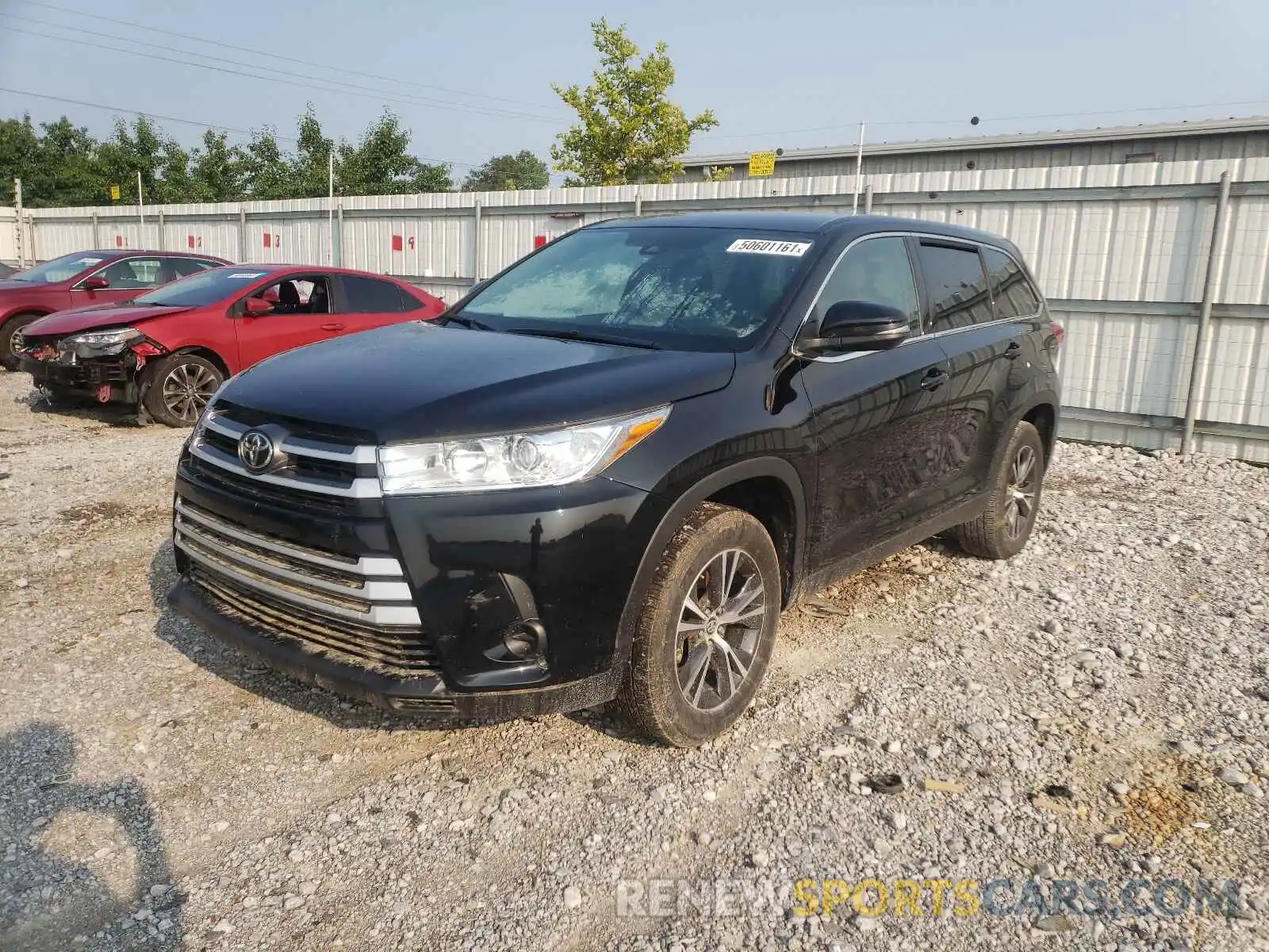 2 Photograph of a damaged car 5TDZARFH1KS059242 TOYOTA HIGHLANDER 2019