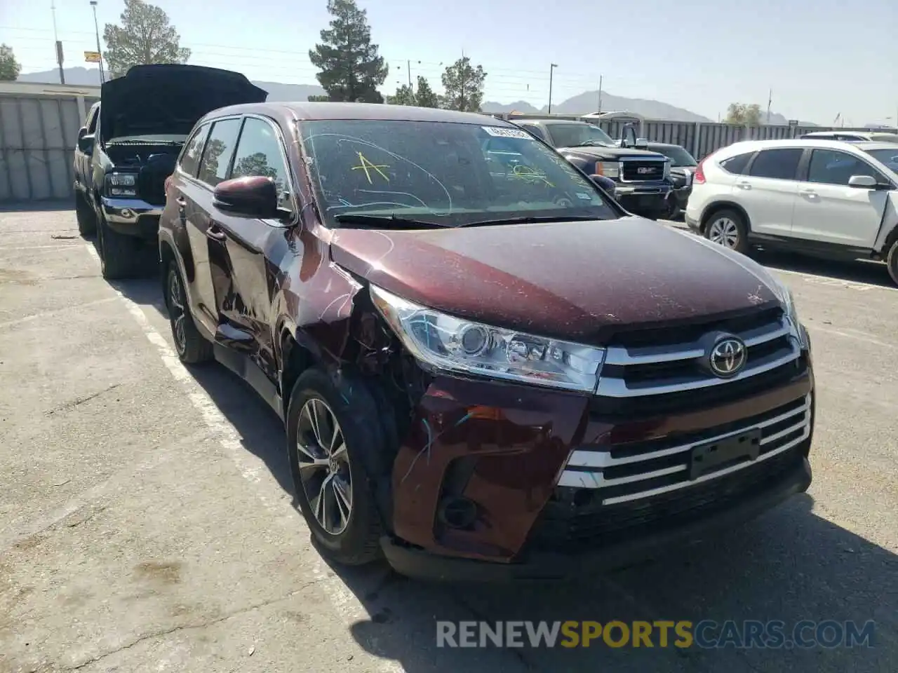 1 Photograph of a damaged car 5TDZARFH1KS059516 TOYOTA HIGHLANDER 2019