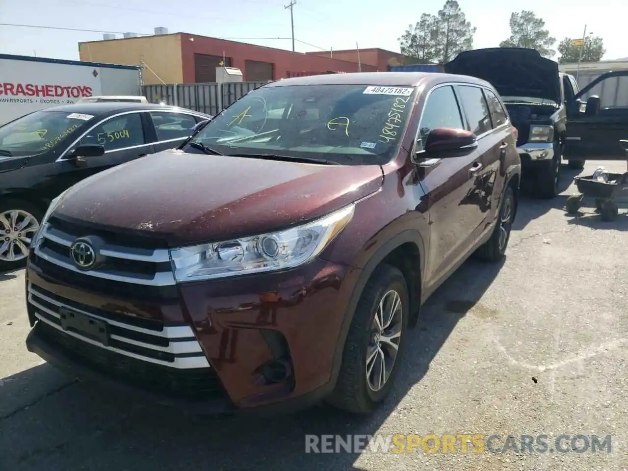 2 Photograph of a damaged car 5TDZARFH1KS059516 TOYOTA HIGHLANDER 2019