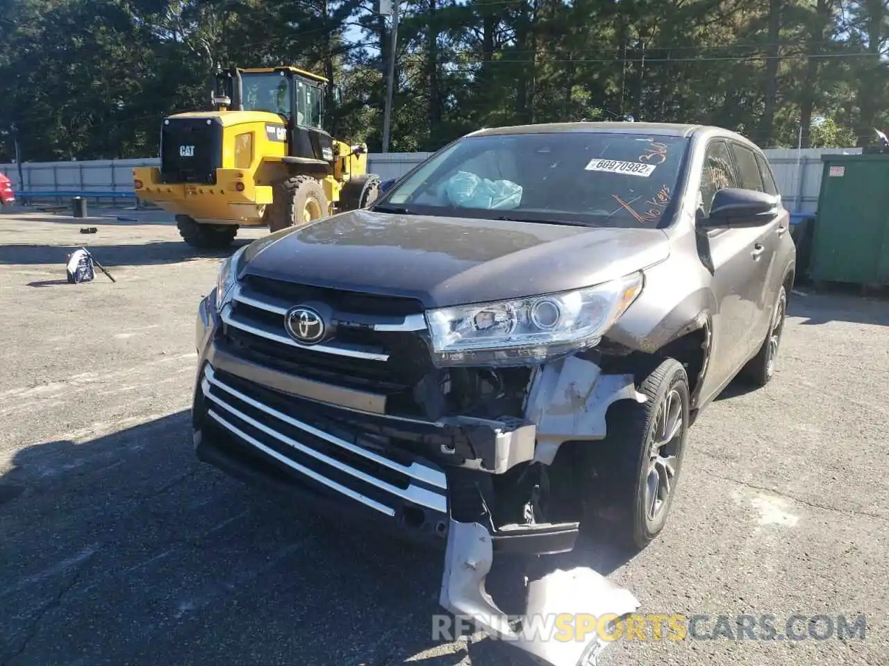 9 Photograph of a damaged car 5TDZARFH1KS059824 TOYOTA HIGHLANDER 2019