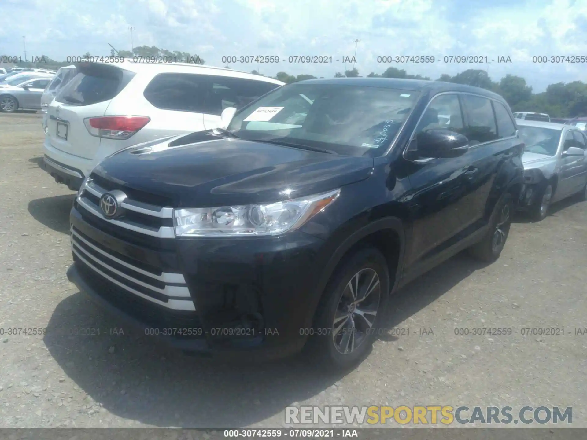 2 Фотография поврежденного автомобиля 5TDZARFH1KS060035 TOYOTA HIGHLANDER 2019