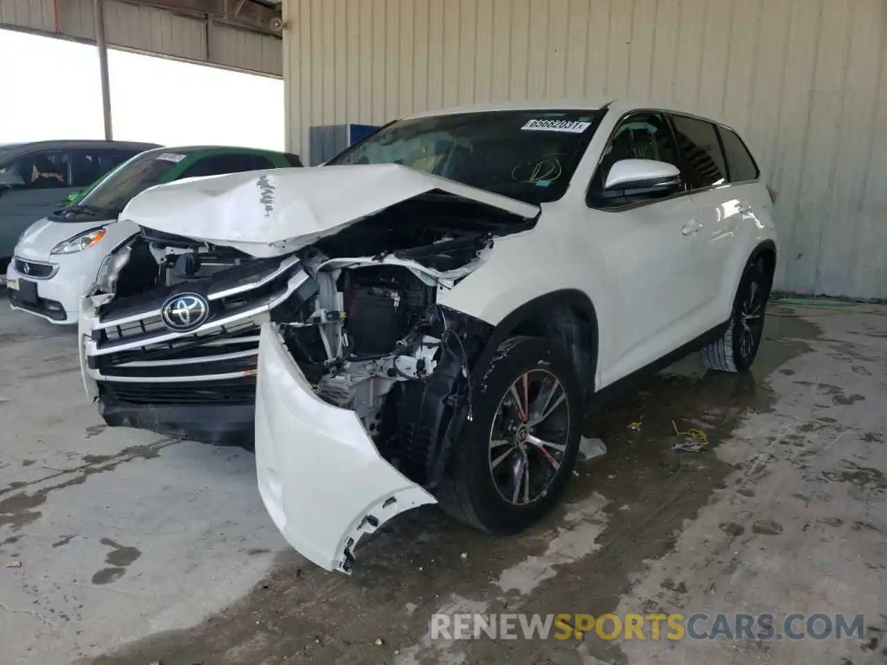 2 Photograph of a damaged car 5TDZARFH1KS061041 TOYOTA HIGHLANDER 2019