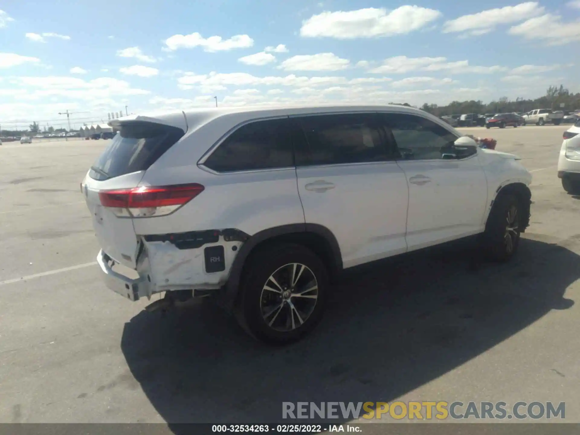 4 Фотография поврежденного автомобиля 5TDZARFH1KS061055 TOYOTA HIGHLANDER 2019