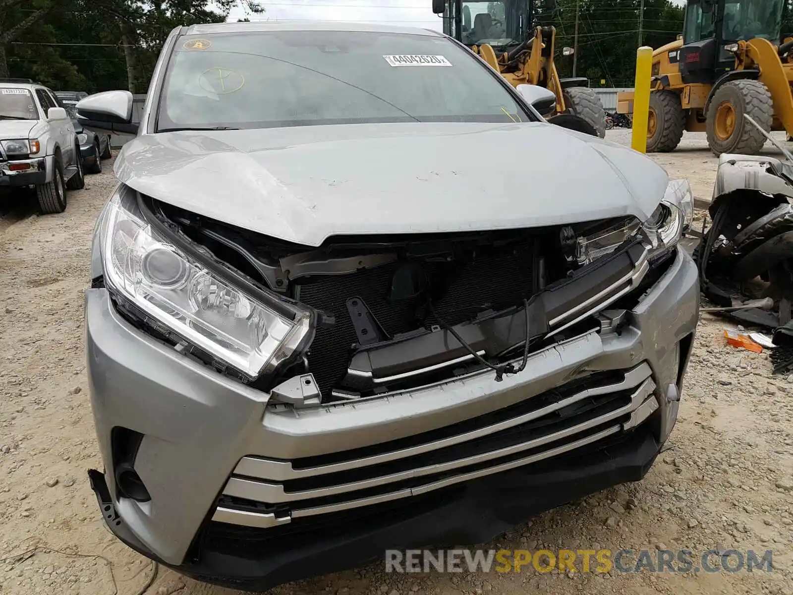 9 Photograph of a damaged car 5TDZARFH2KS042188 TOYOTA HIGHLANDER 2019