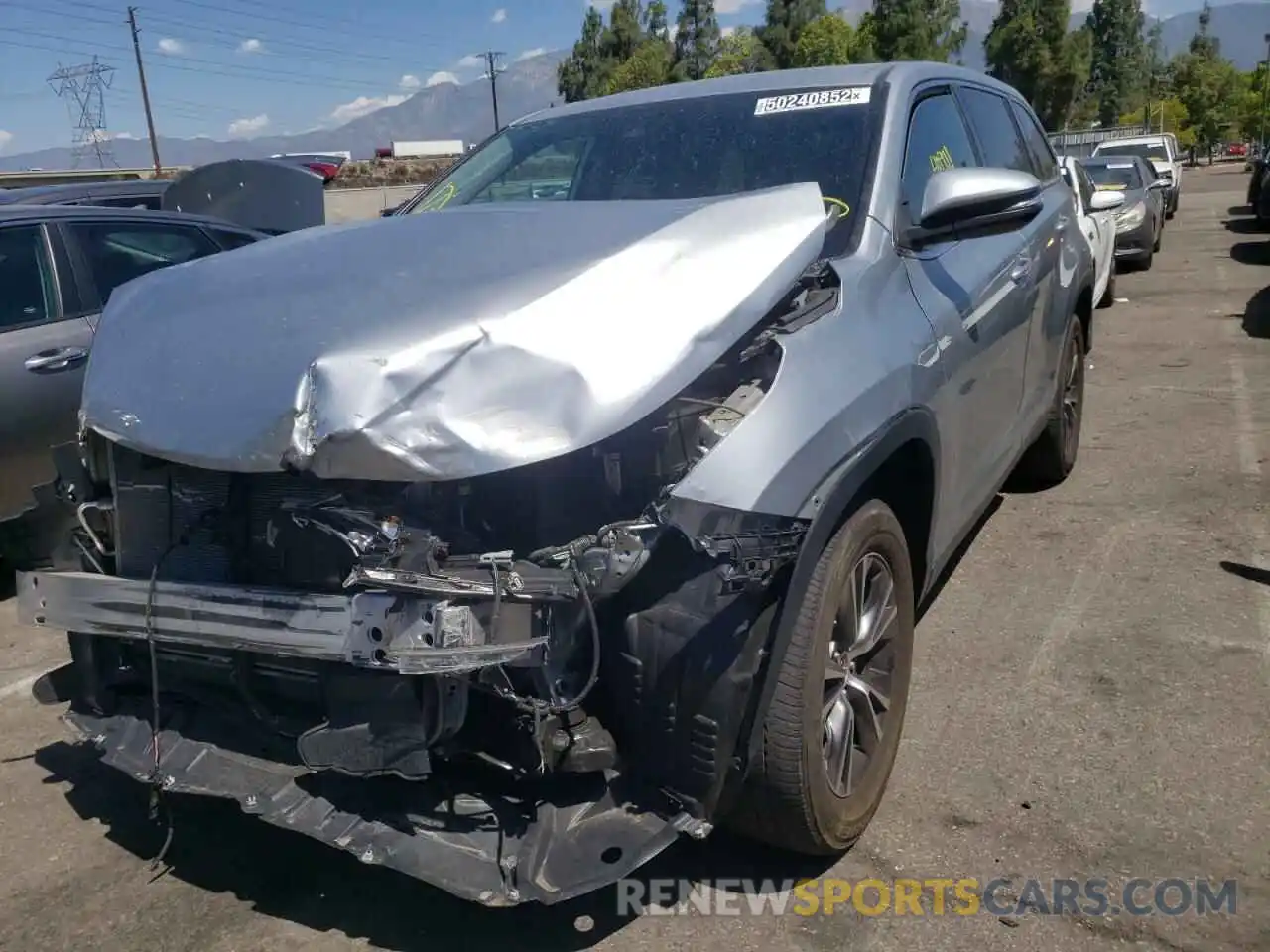 2 Photograph of a damaged car 5TDZARFH2KS042319 TOYOTA HIGHLANDER 2019