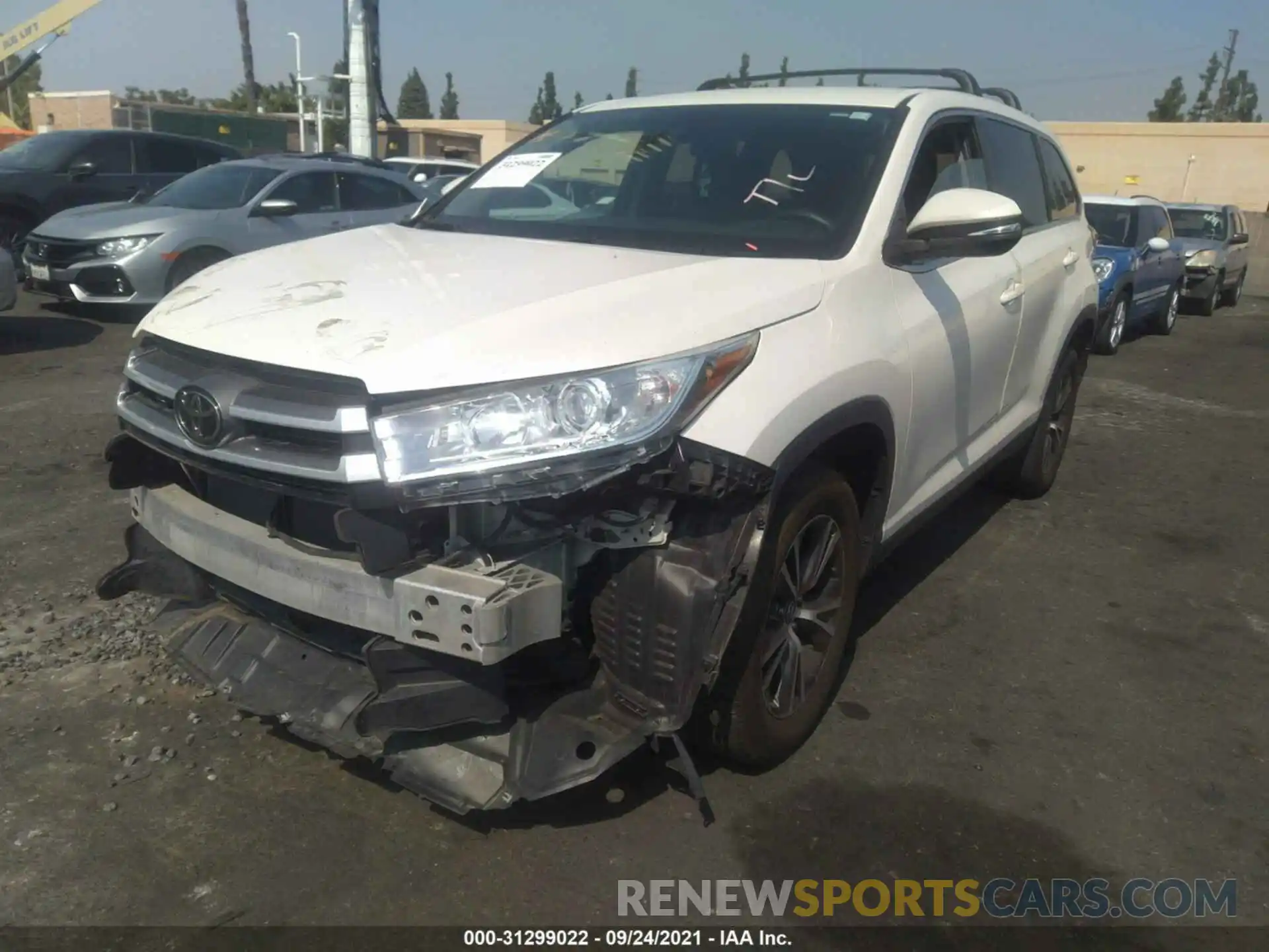 2 Photograph of a damaged car 5TDZARFH2KS043423 TOYOTA HIGHLANDER 2019