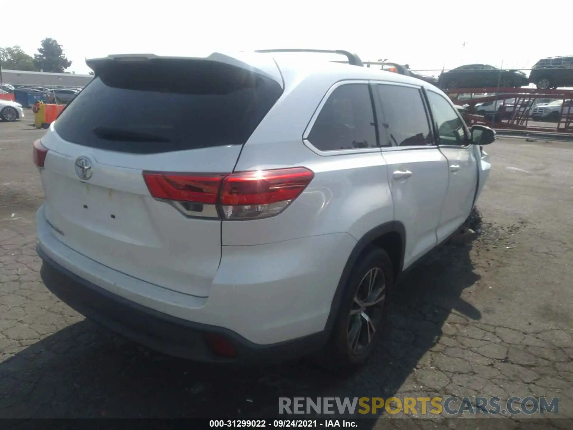 4 Фотография поврежденного автомобиля 5TDZARFH2KS043423 TOYOTA HIGHLANDER 2019