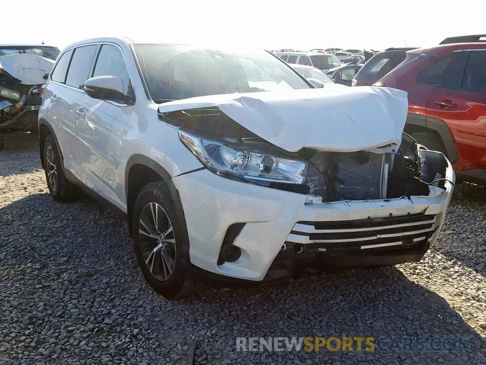 1 Photograph of a damaged car 5TDZARFH2KS043776 TOYOTA HIGHLANDER 2019