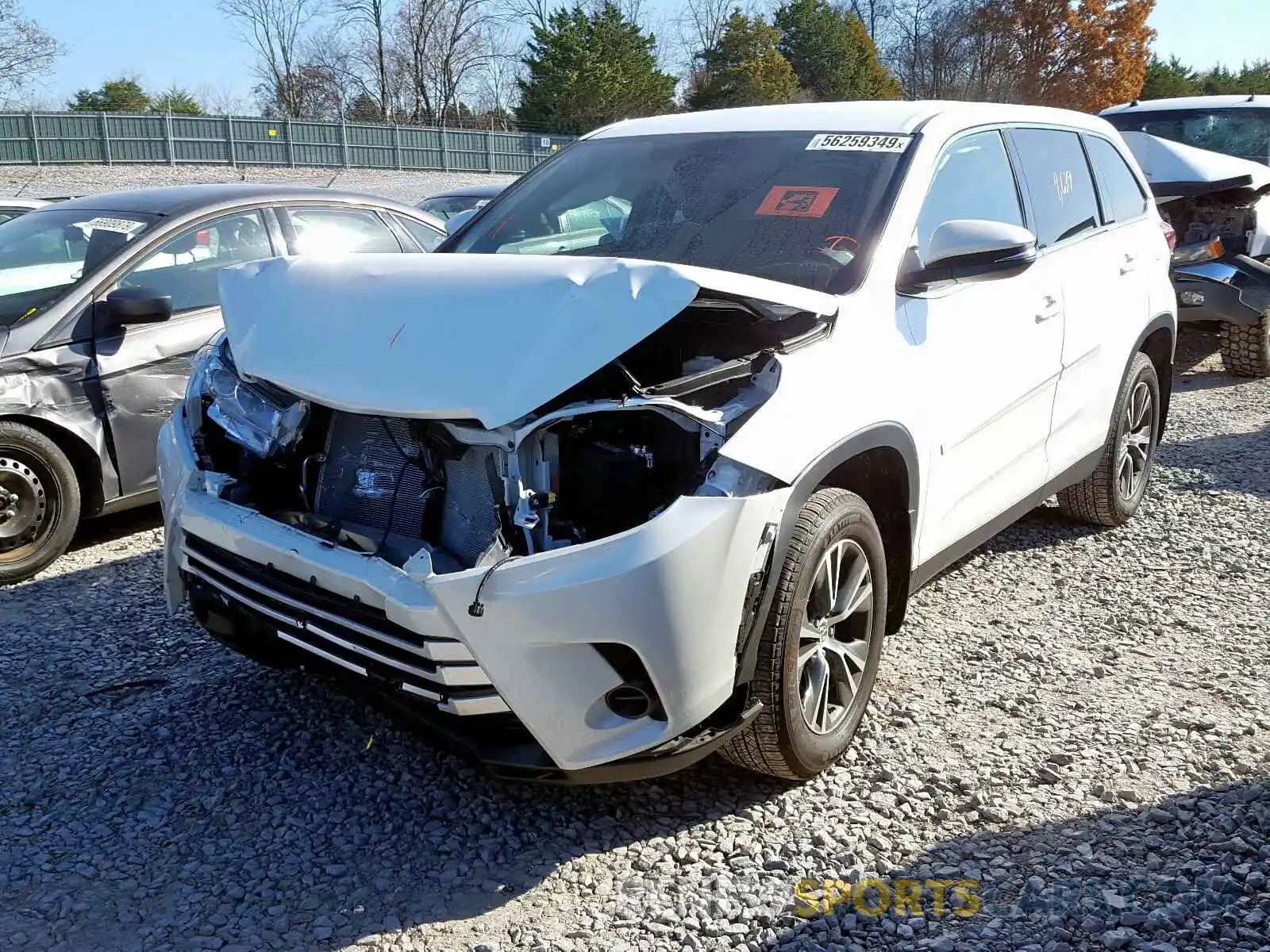 2 Photograph of a damaged car 5TDZARFH2KS043776 TOYOTA HIGHLANDER 2019