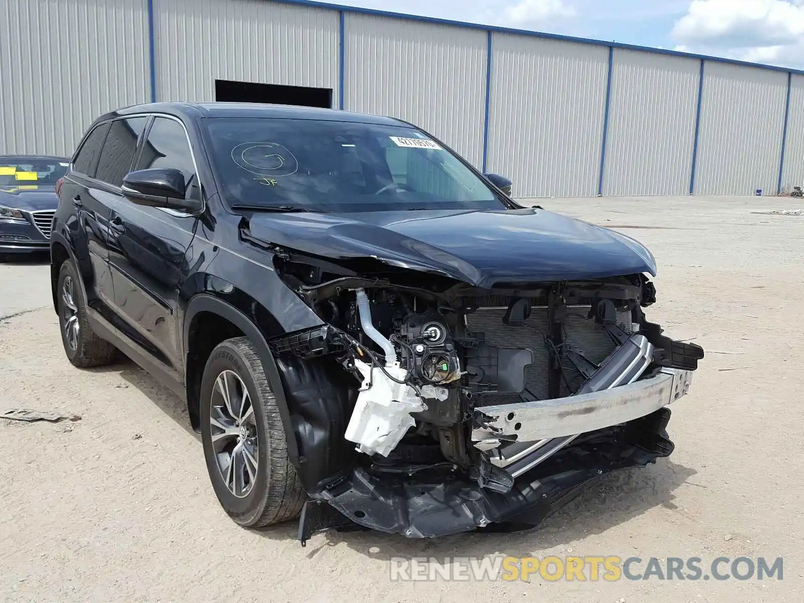 1 Photograph of a damaged car 5TDZARFH2KS044197 TOYOTA HIGHLANDER 2019