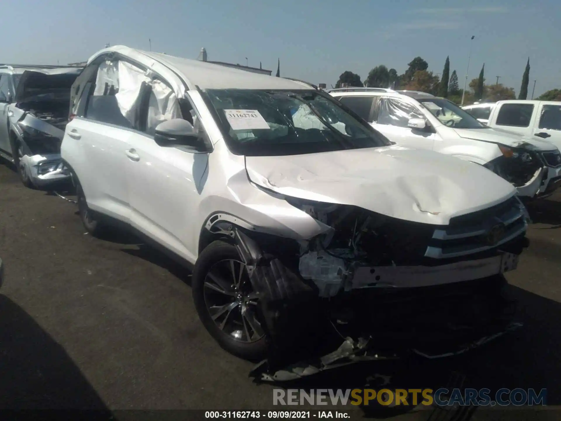 6 Photograph of a damaged car 5TDZARFH2KS045043 TOYOTA HIGHLANDER 2019