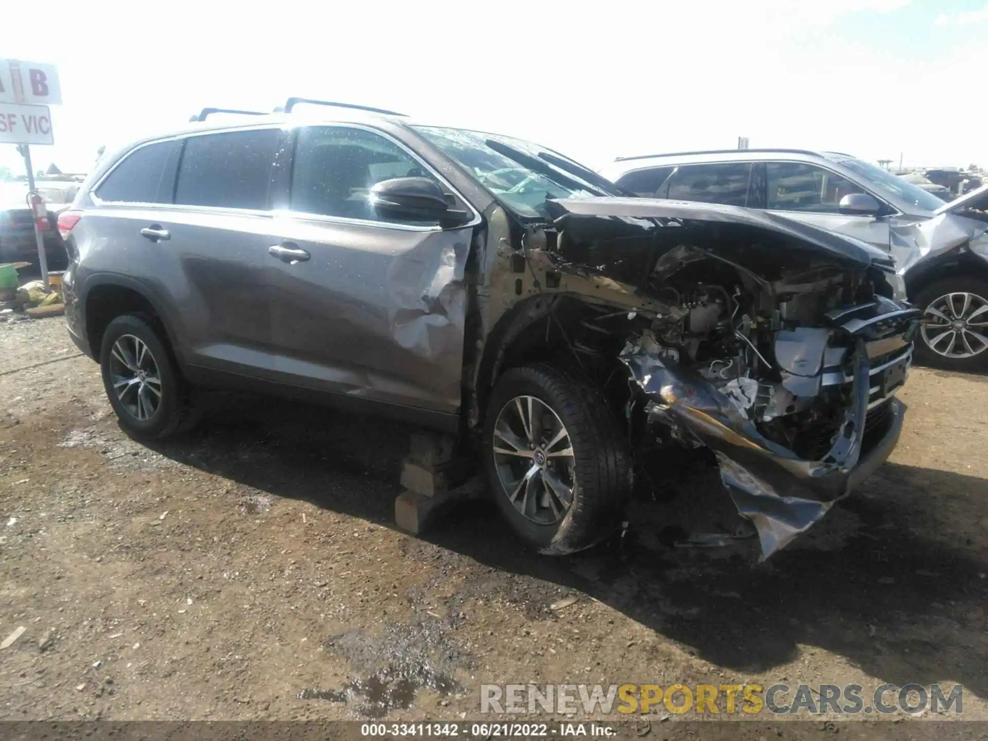 1 Photograph of a damaged car 5TDZARFH2KS045236 TOYOTA HIGHLANDER 2019