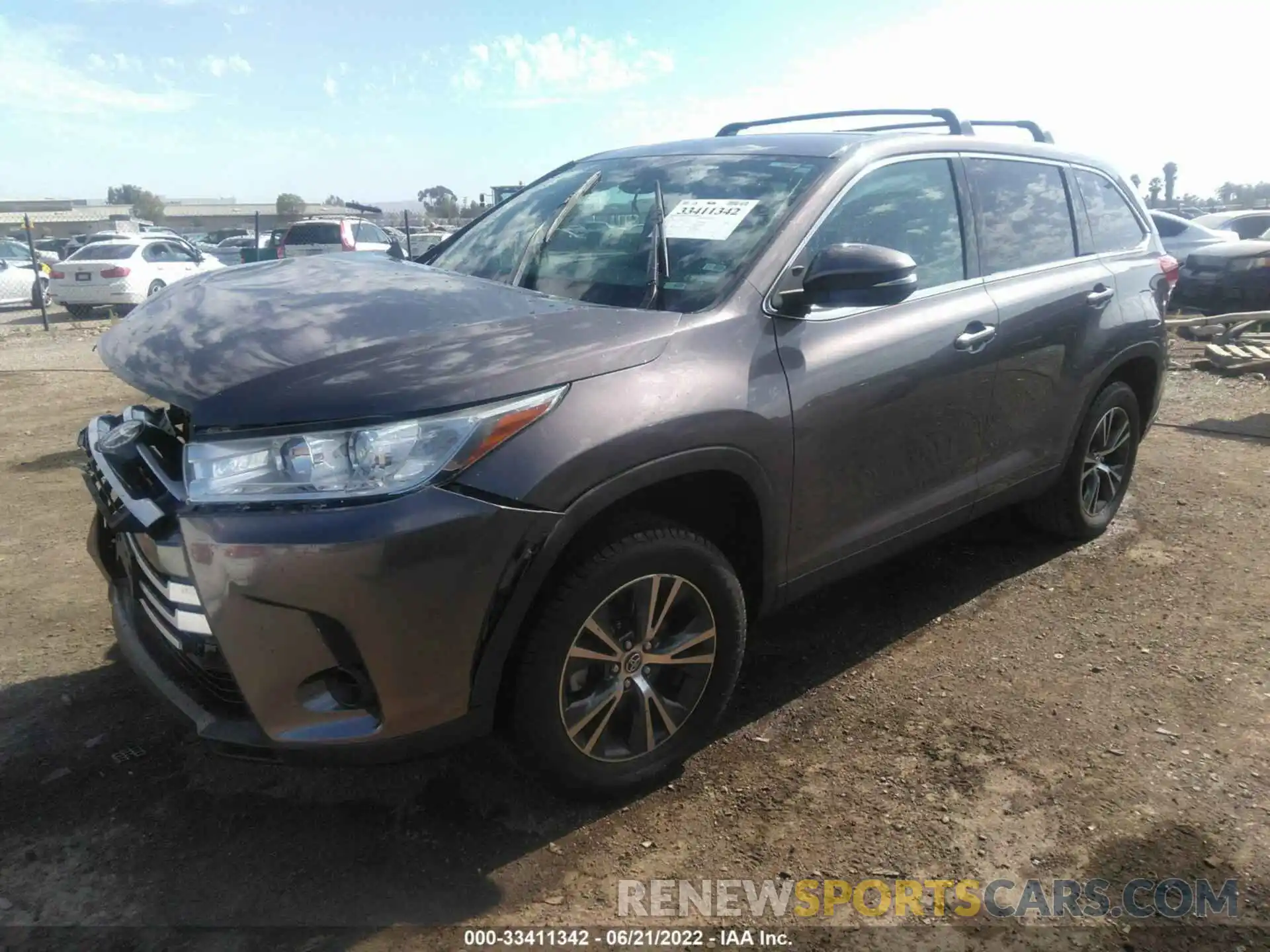 2 Photograph of a damaged car 5TDZARFH2KS045236 TOYOTA HIGHLANDER 2019