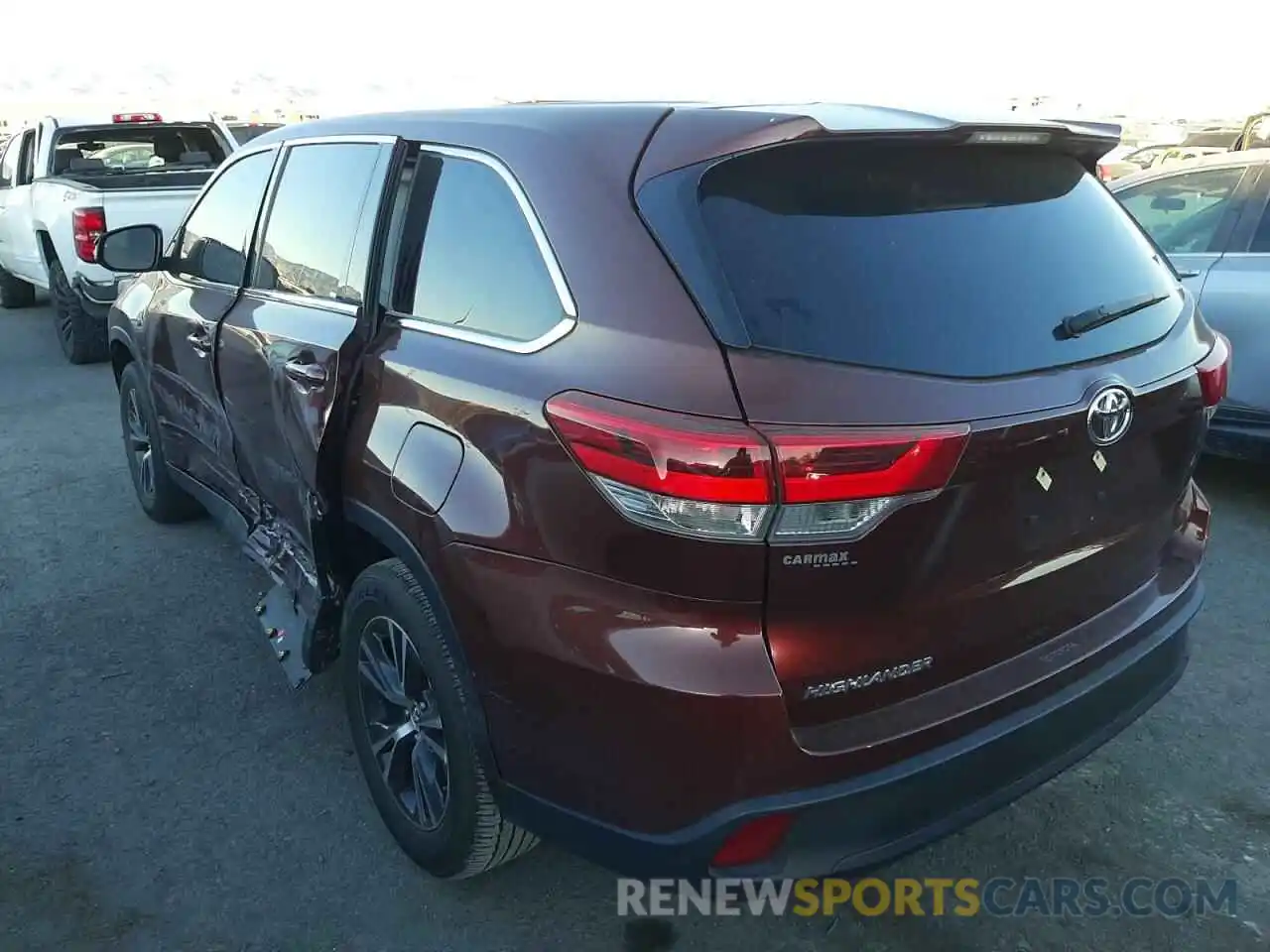 3 Photograph of a damaged car 5TDZARFH2KS045415 TOYOTA HIGHLANDER 2019