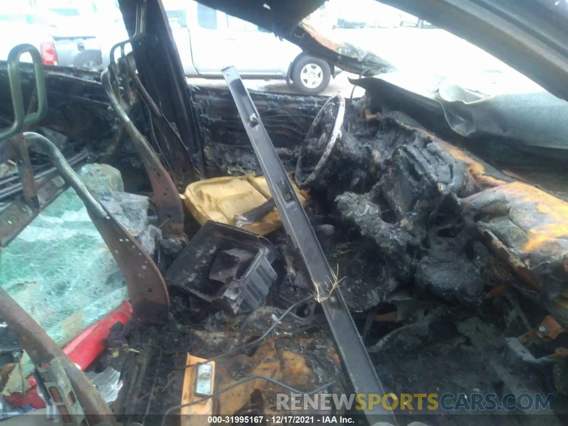 5 Photograph of a damaged car 5TDZARFH2KS046922 TOYOTA HIGHLANDER 2019