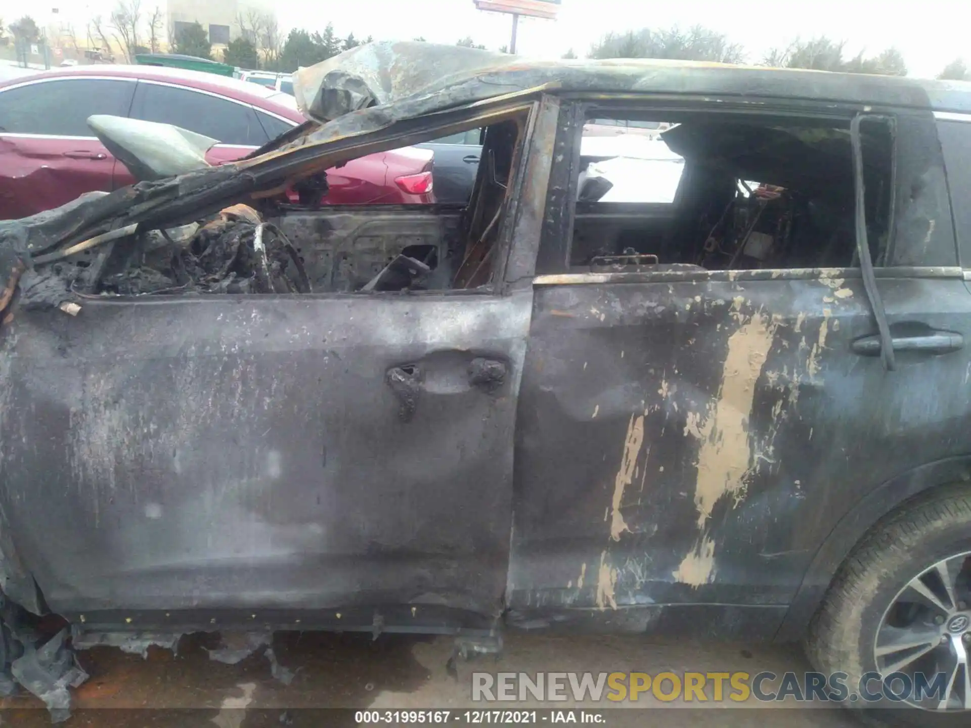 6 Photograph of a damaged car 5TDZARFH2KS046922 TOYOTA HIGHLANDER 2019