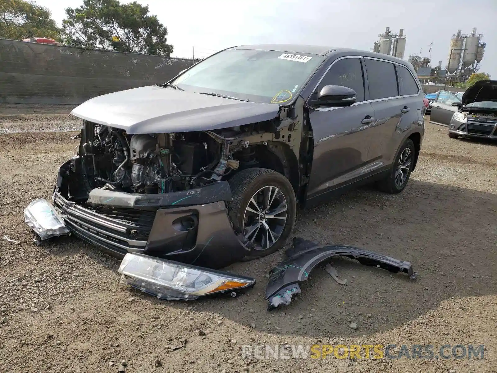 2 Photograph of a damaged car 5TDZARFH2KS047083 TOYOTA HIGHLANDER 2019