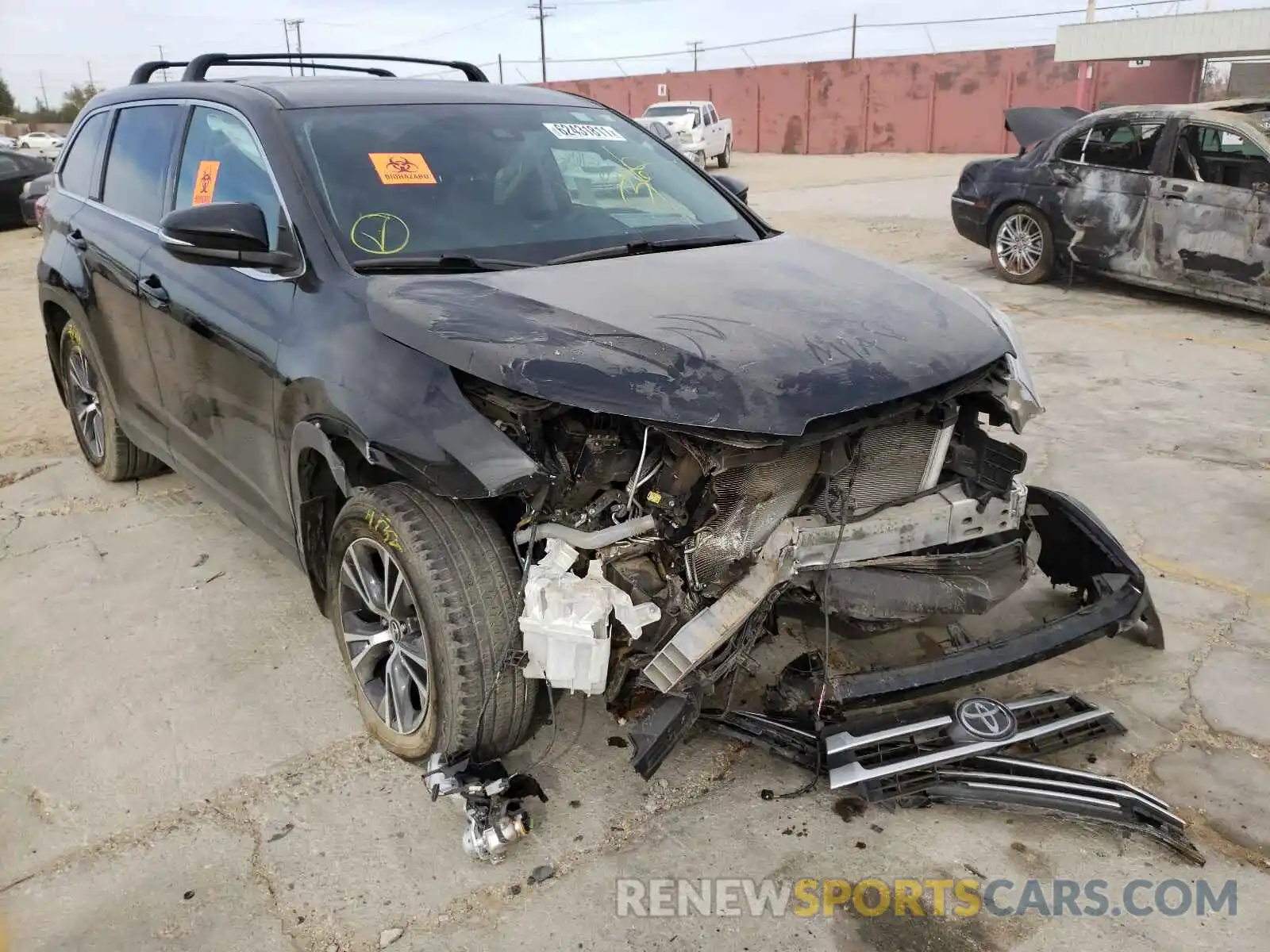 1 Photograph of a damaged car 5TDZARFH2KS047777 TOYOTA HIGHLANDER 2019