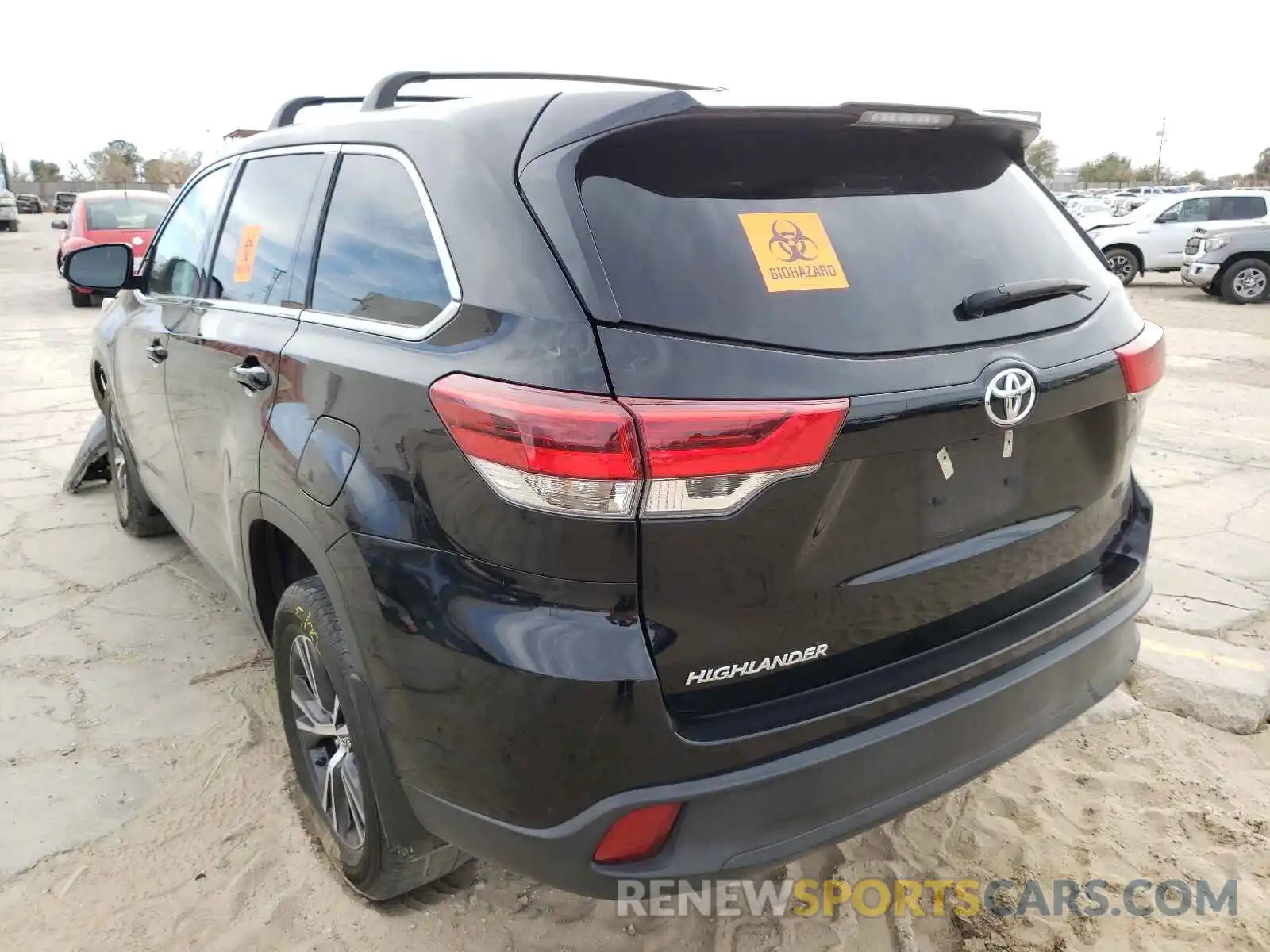 3 Photograph of a damaged car 5TDZARFH2KS047777 TOYOTA HIGHLANDER 2019