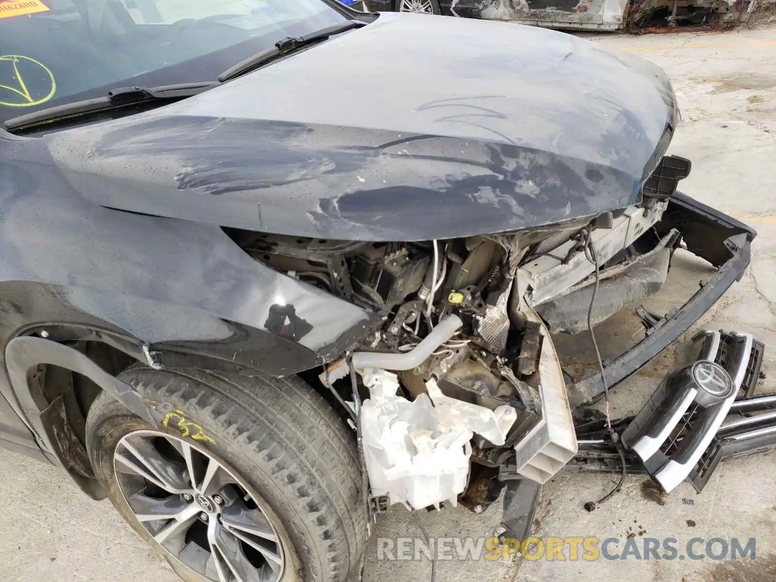 9 Photograph of a damaged car 5TDZARFH2KS047777 TOYOTA HIGHLANDER 2019